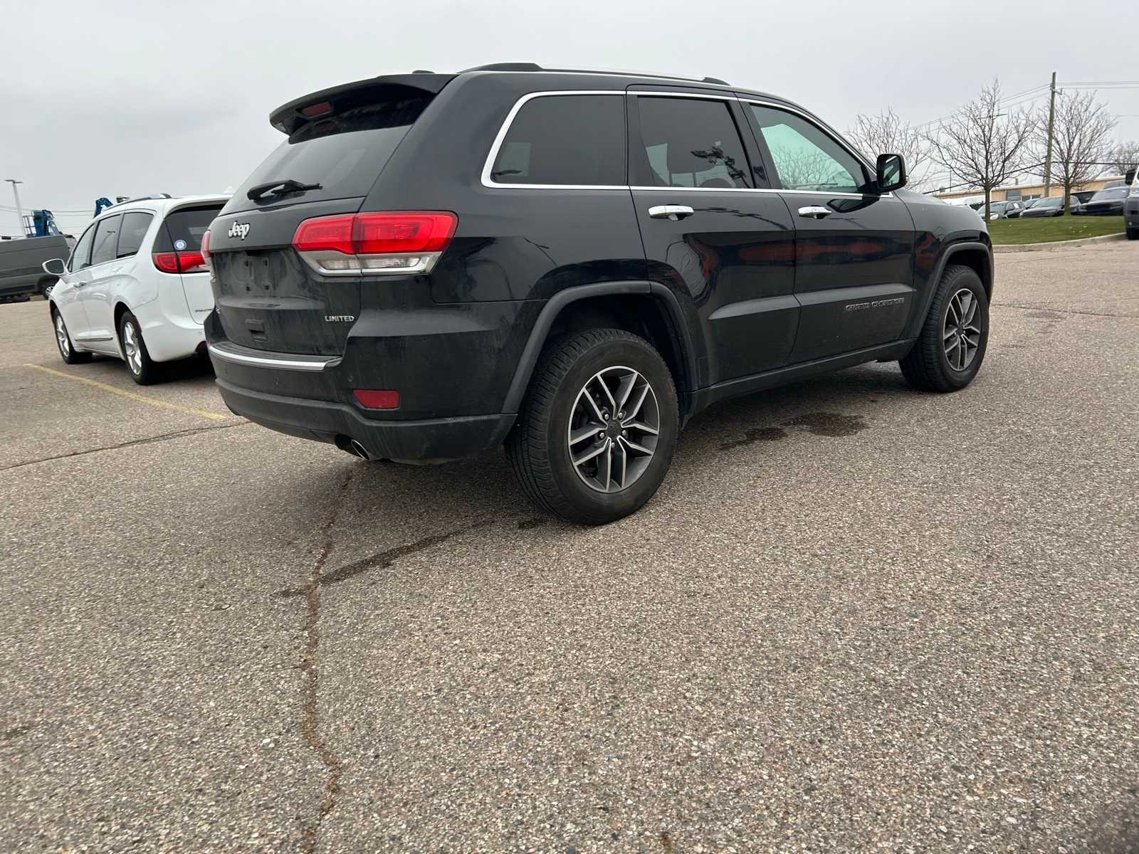 Thumbnail: 2019 Jeep Grand Cherokee - 14