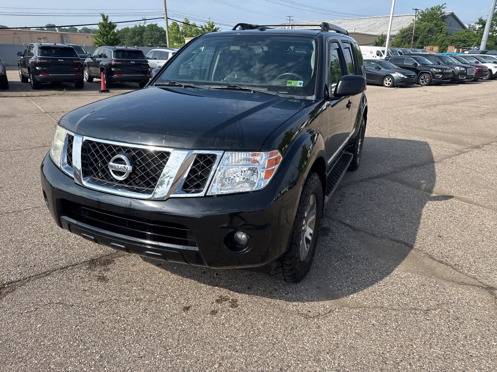 Thumbnail: 2012 Nissan Pathfinder - 3