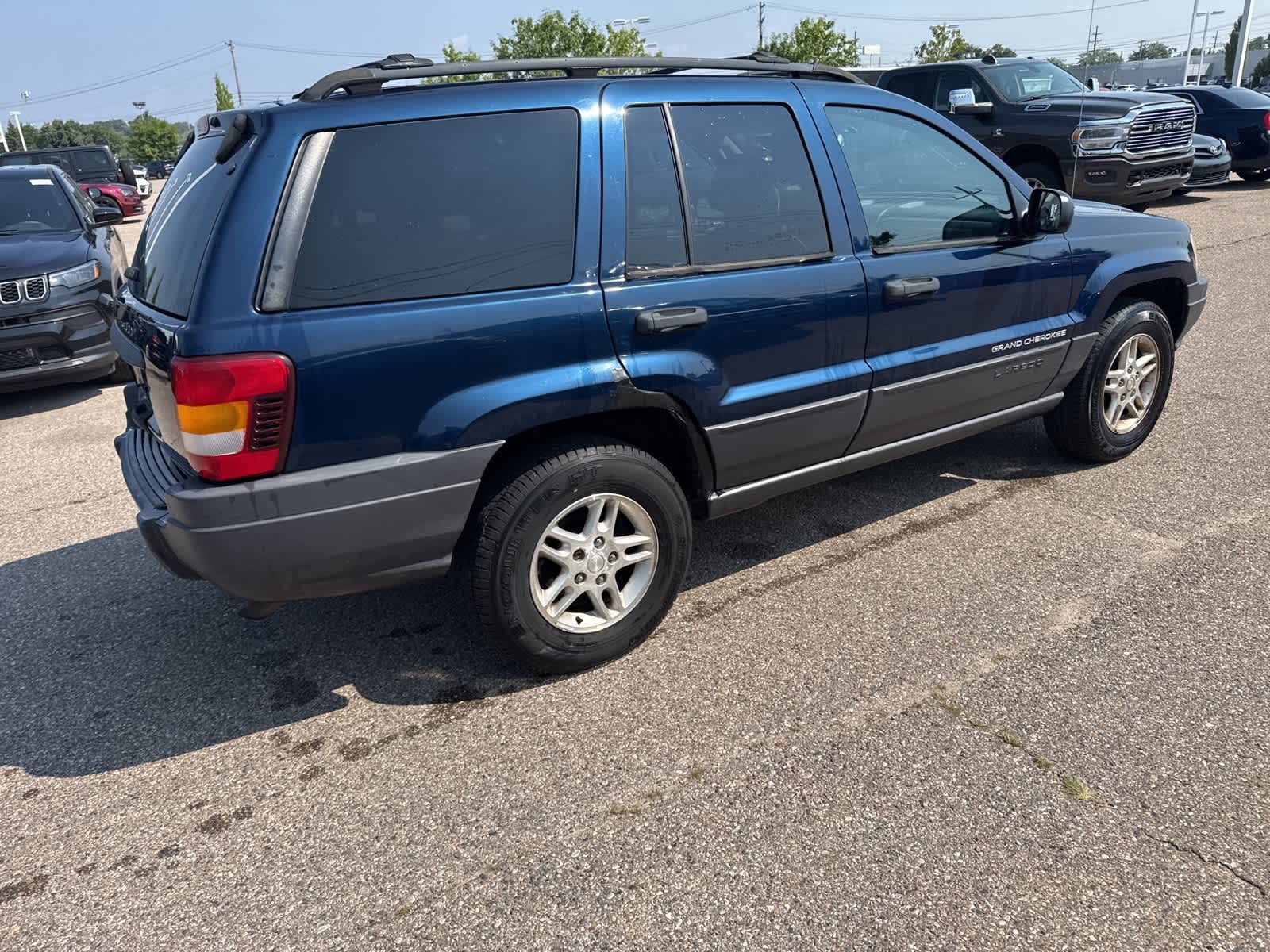Thumbnail: 2003 Jeep Grand Cherokee - 11