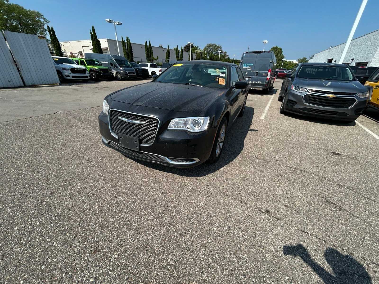 Thumbnail: 2023 Chrysler 300 - 5