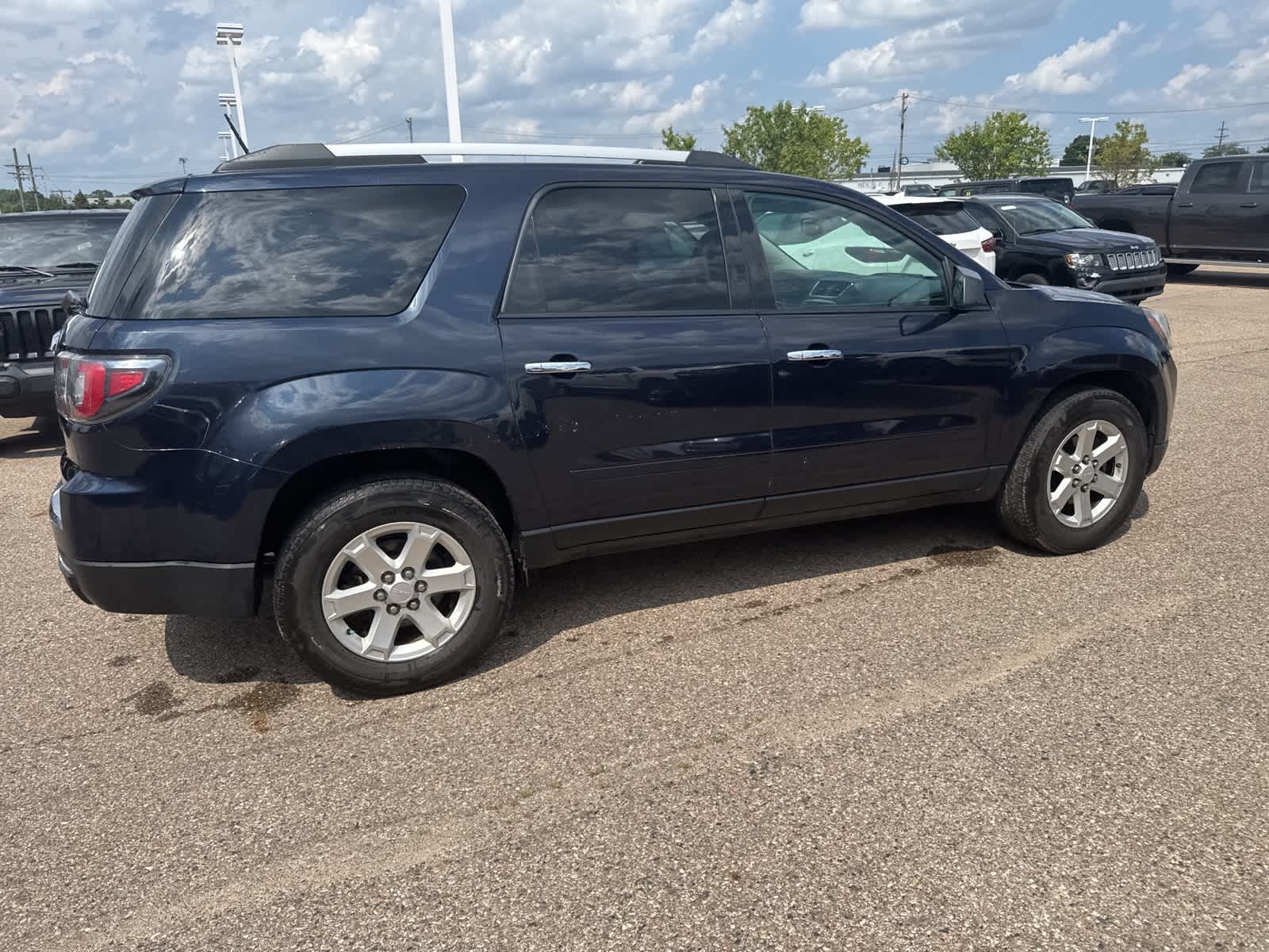 Thumbnail: 2016 GMC Acadia - 11