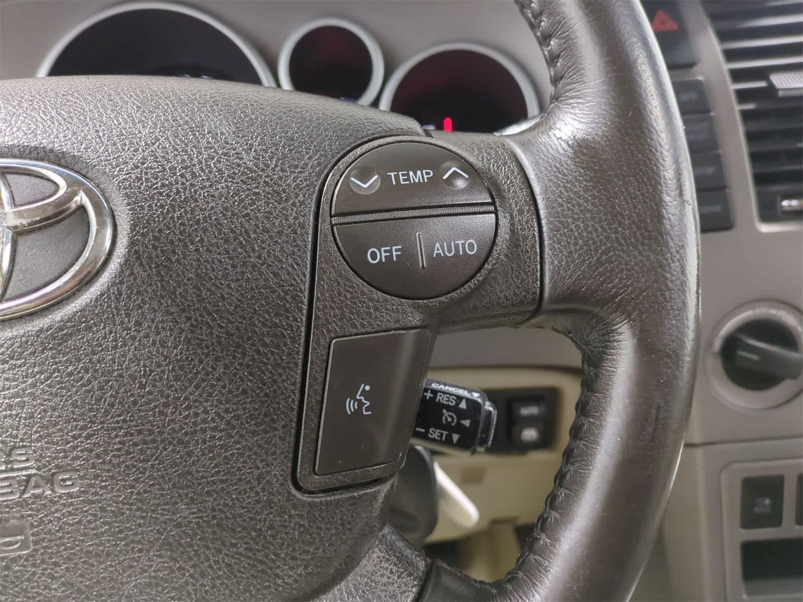 Thumbnail: 2011 Toyota Sequoia - 27