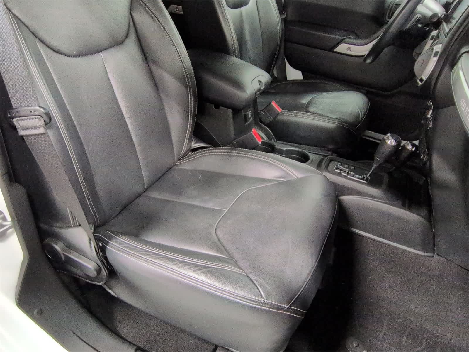 Thumbnail: 2017 Jeep Wrangler - 22