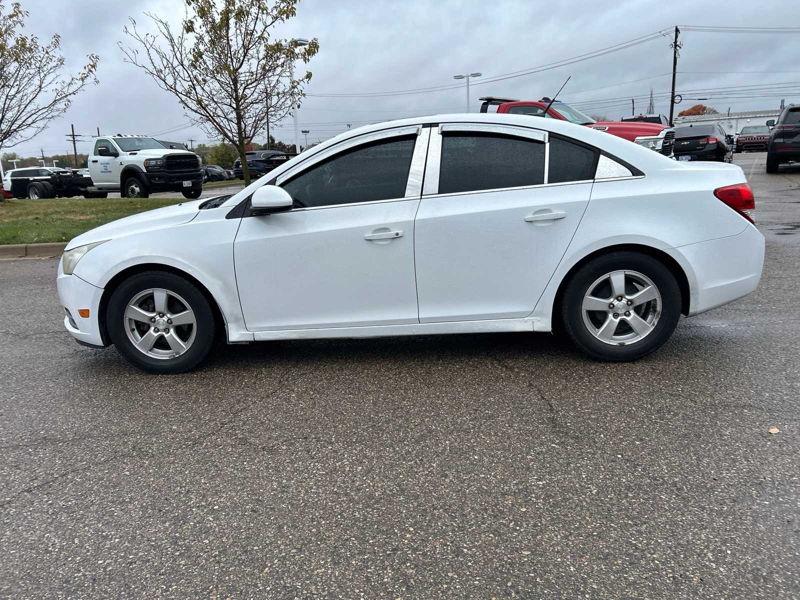 Thumbnail: 2012 Chevrolet Cruze - 24