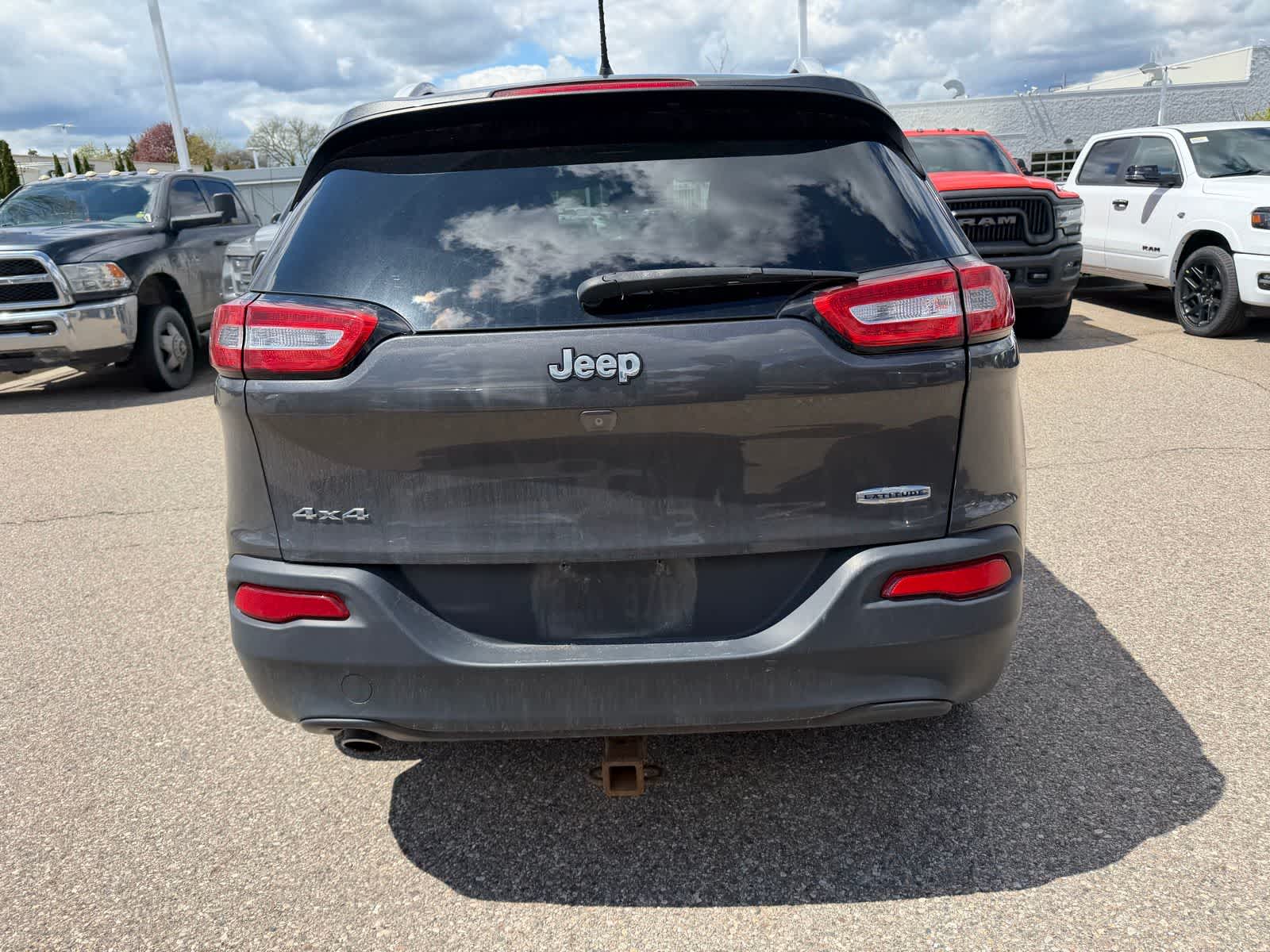Thumbnail: 2015 Jeep Cherokee - 19