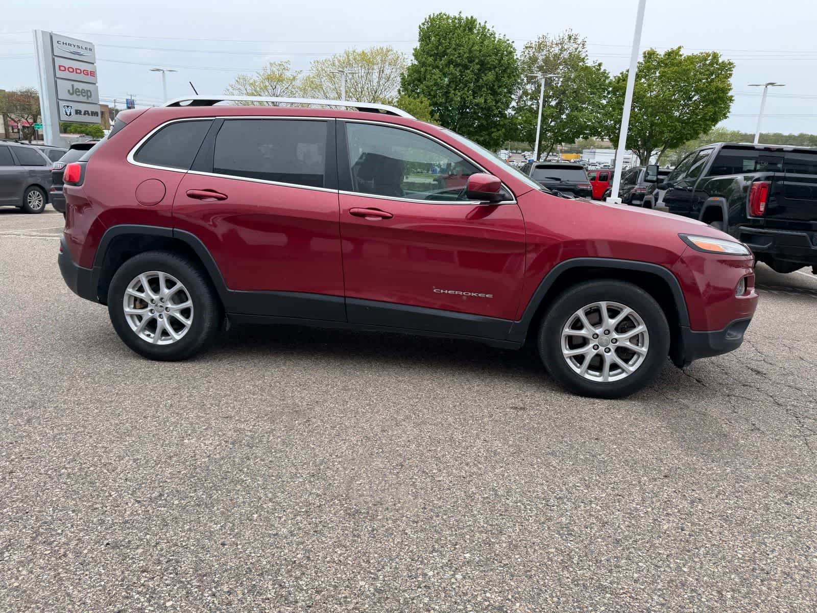 Thumbnail: 2015 Jeep Cherokee - 14