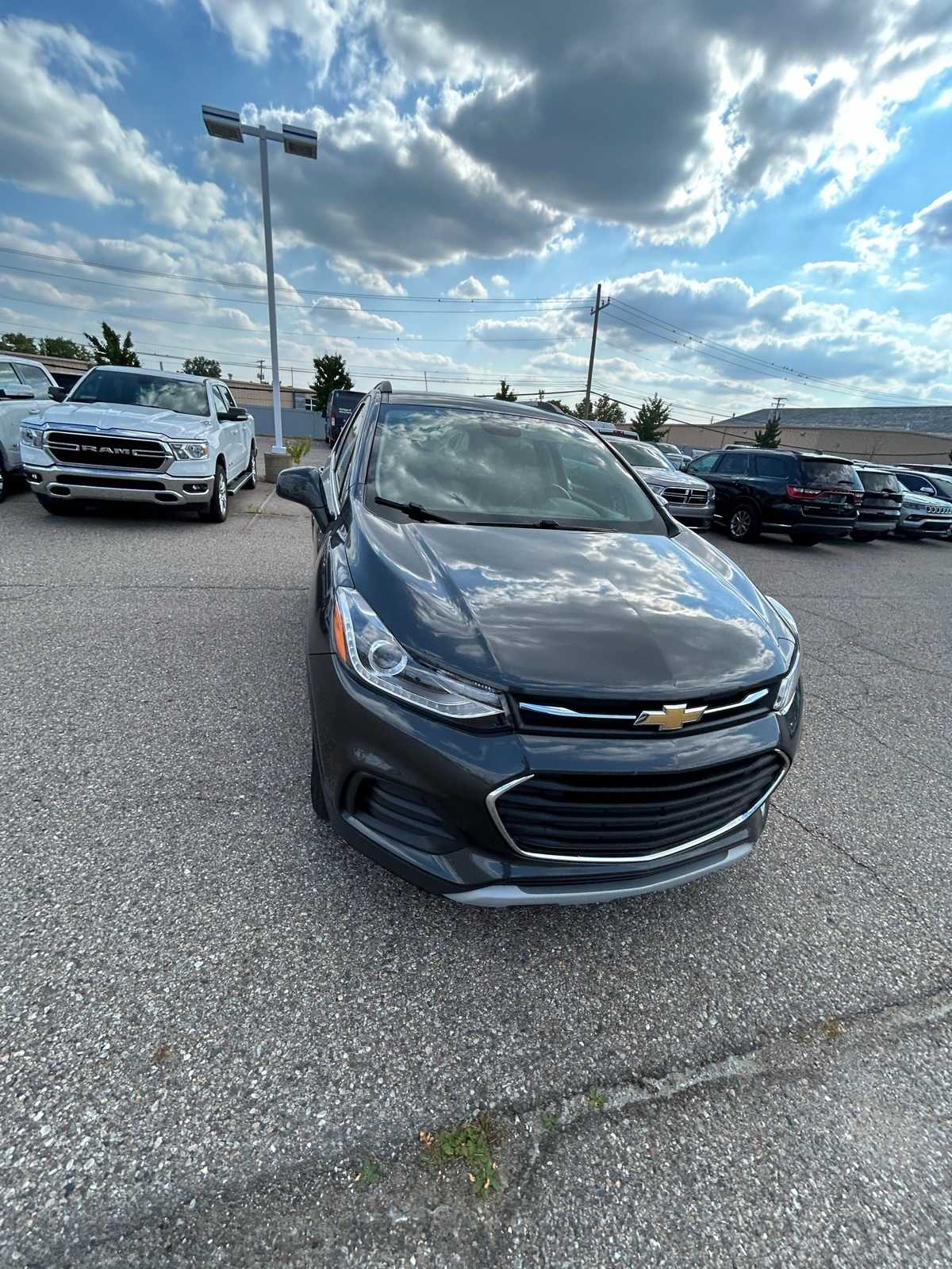 Thumbnail: 2019 Chevrolet Trax - 6