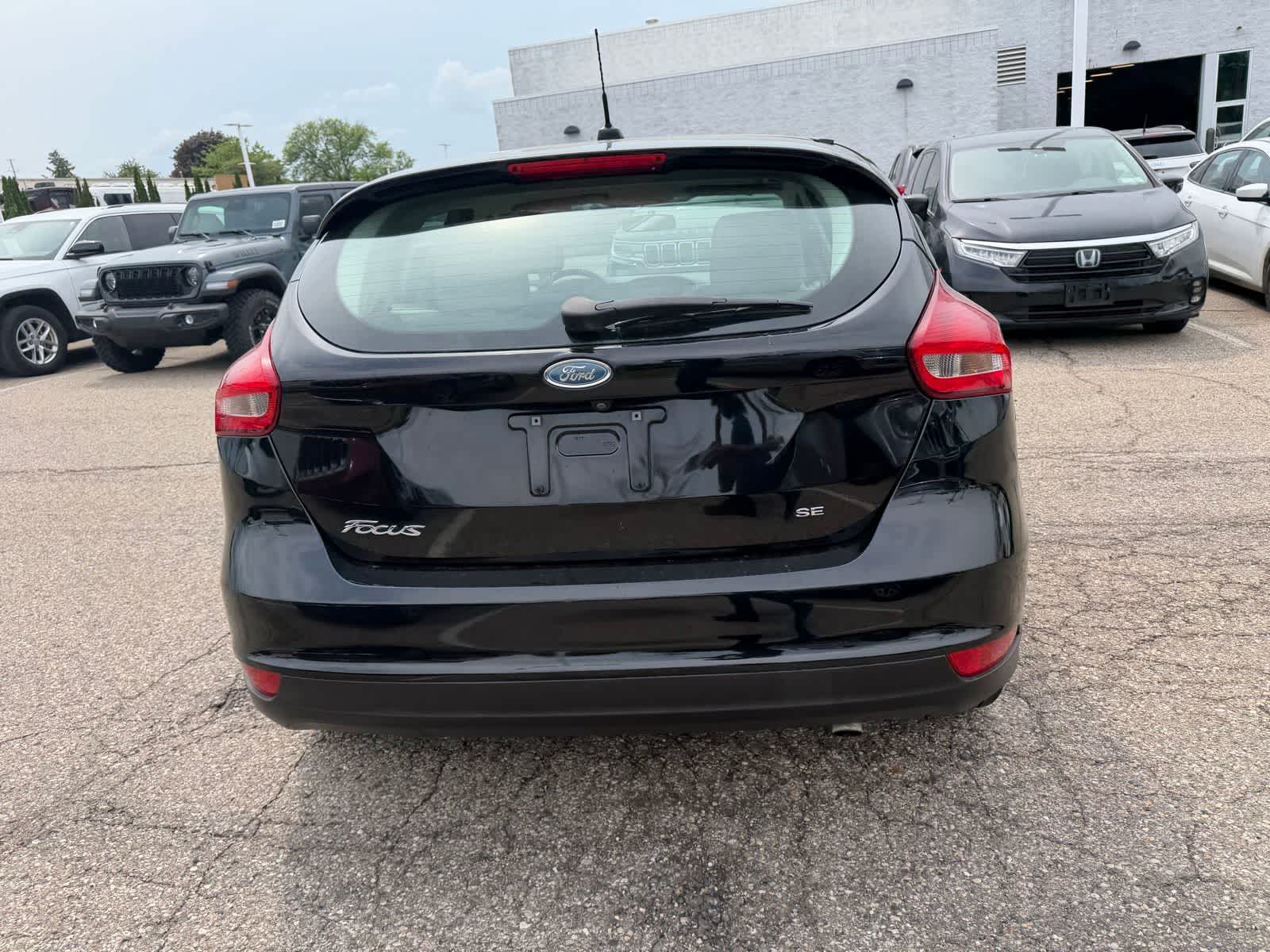 Thumbnail: 2018 Ford Focus - 18