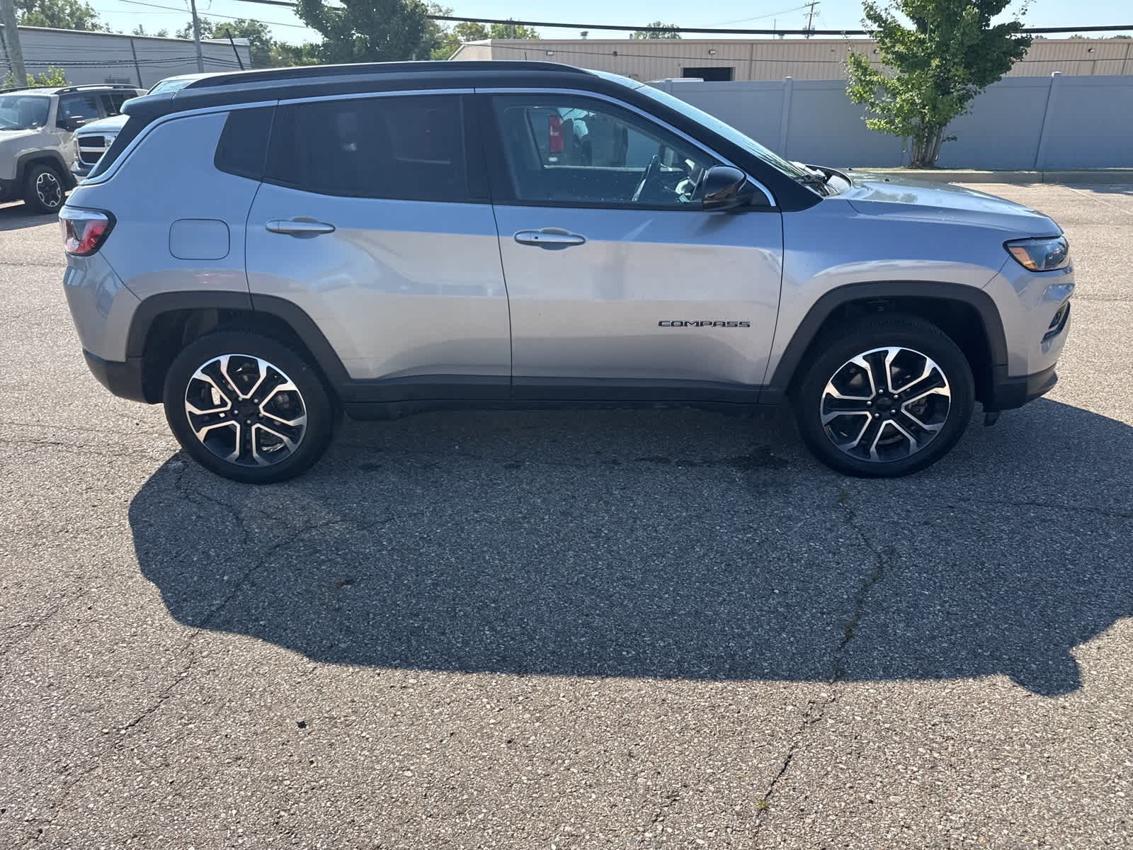 Thumbnail: 2022 Jeep Compass - 12