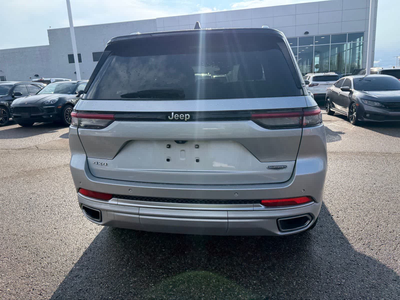 Thumbnail: 2022 Jeep Grand Cherokee - 22