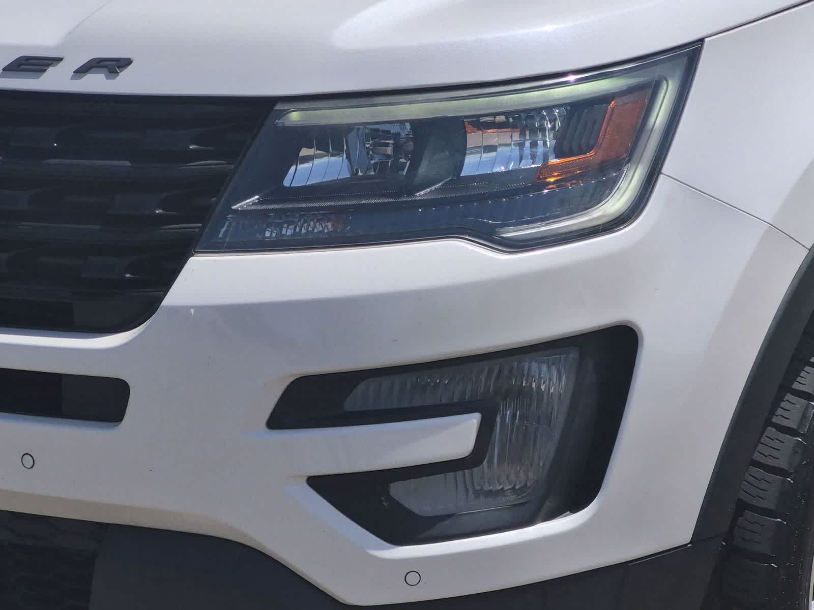 Thumbnail: 2016 Ford Explorer - 18