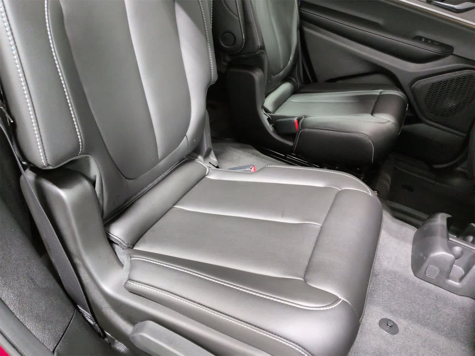 Thumbnail: 2025 Jeep Grand Cherokee L - 21