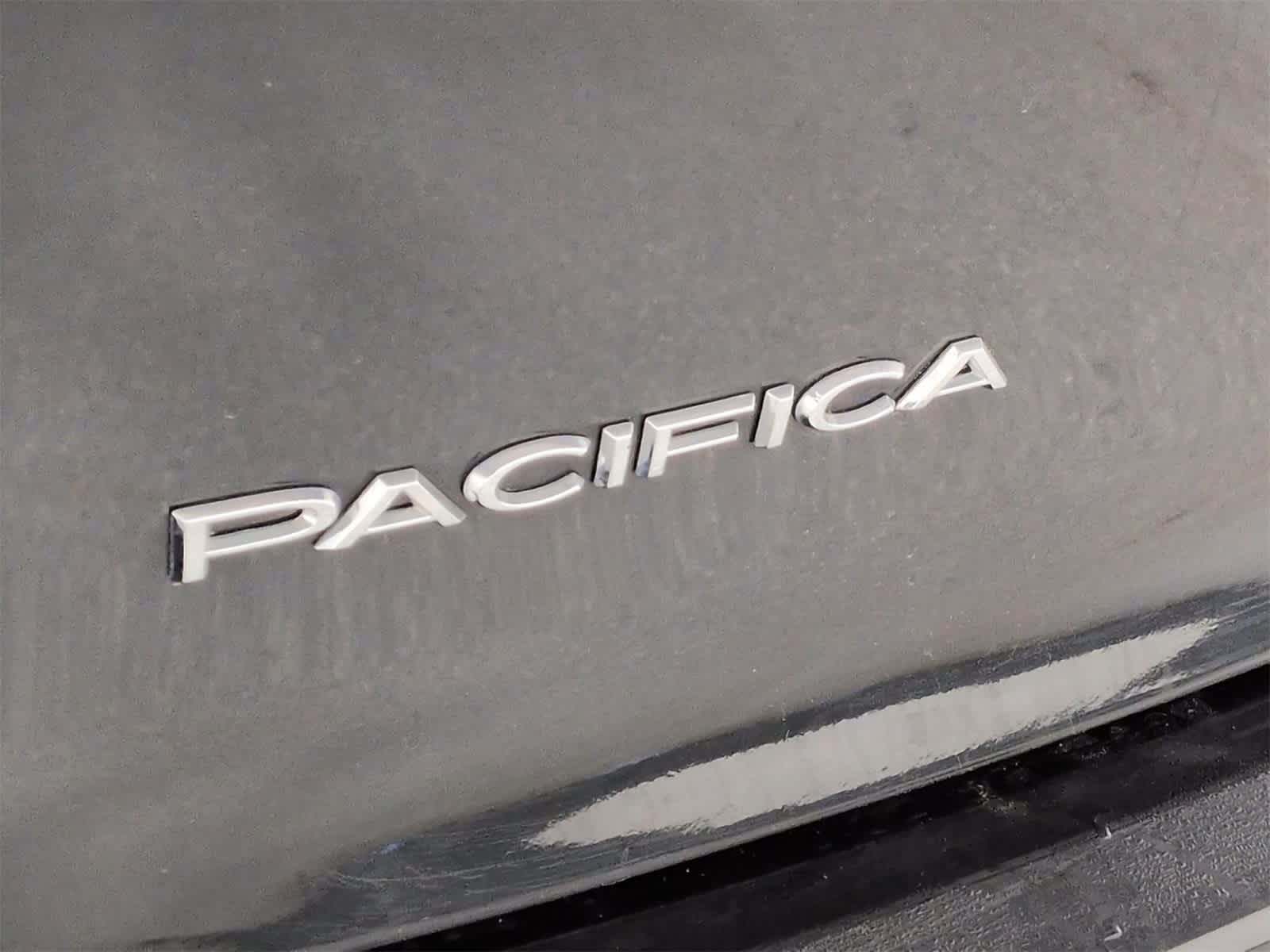 Thumbnail: 2017 Chrysler Pacifica - 14