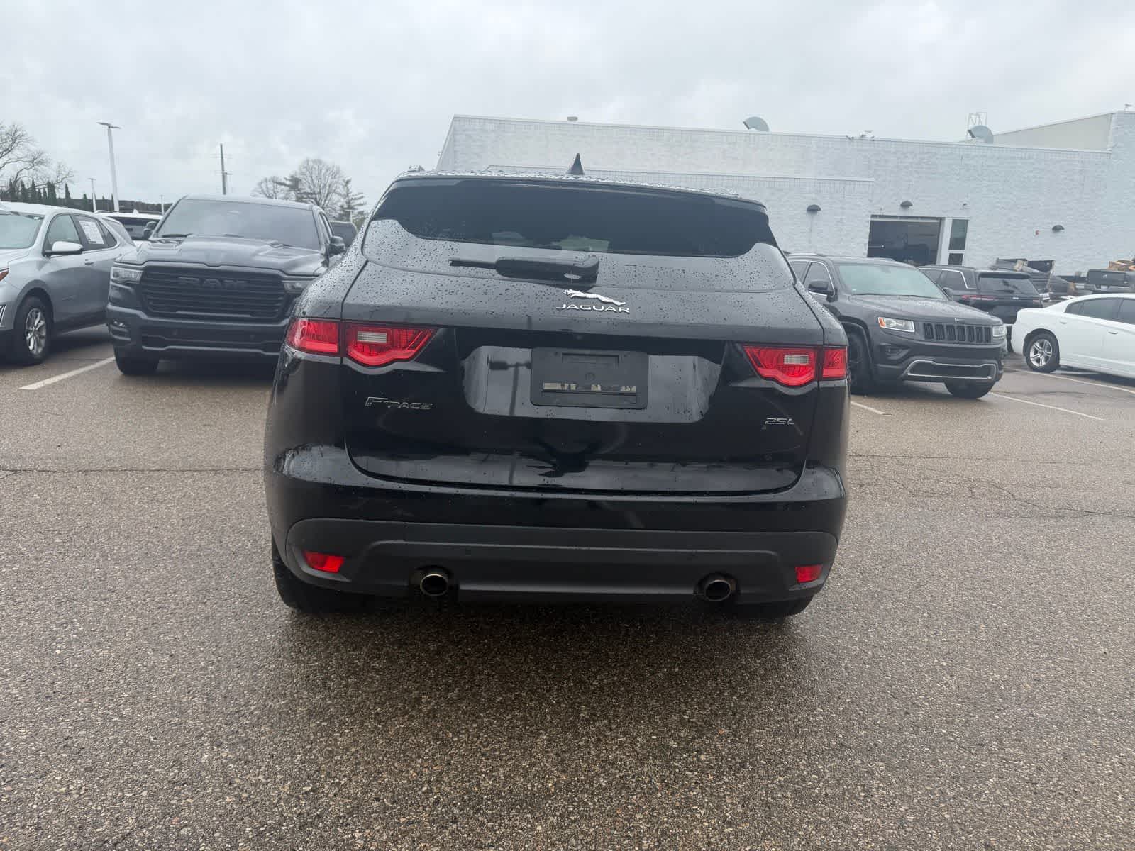 Thumbnail: 2019 Jaguar F-Pace - 24
