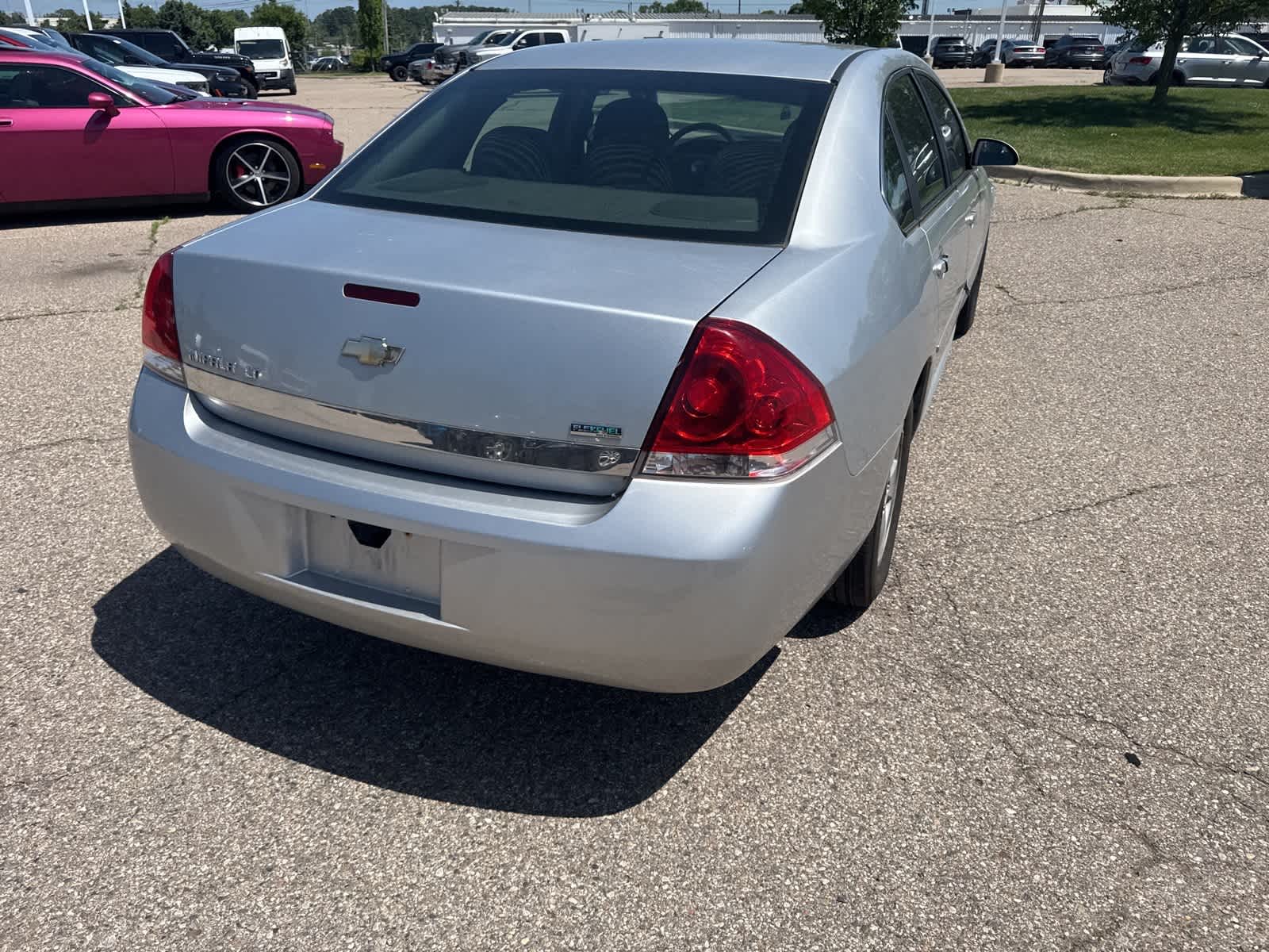 Thumbnail: 2011 Chevrolet Impala - 17