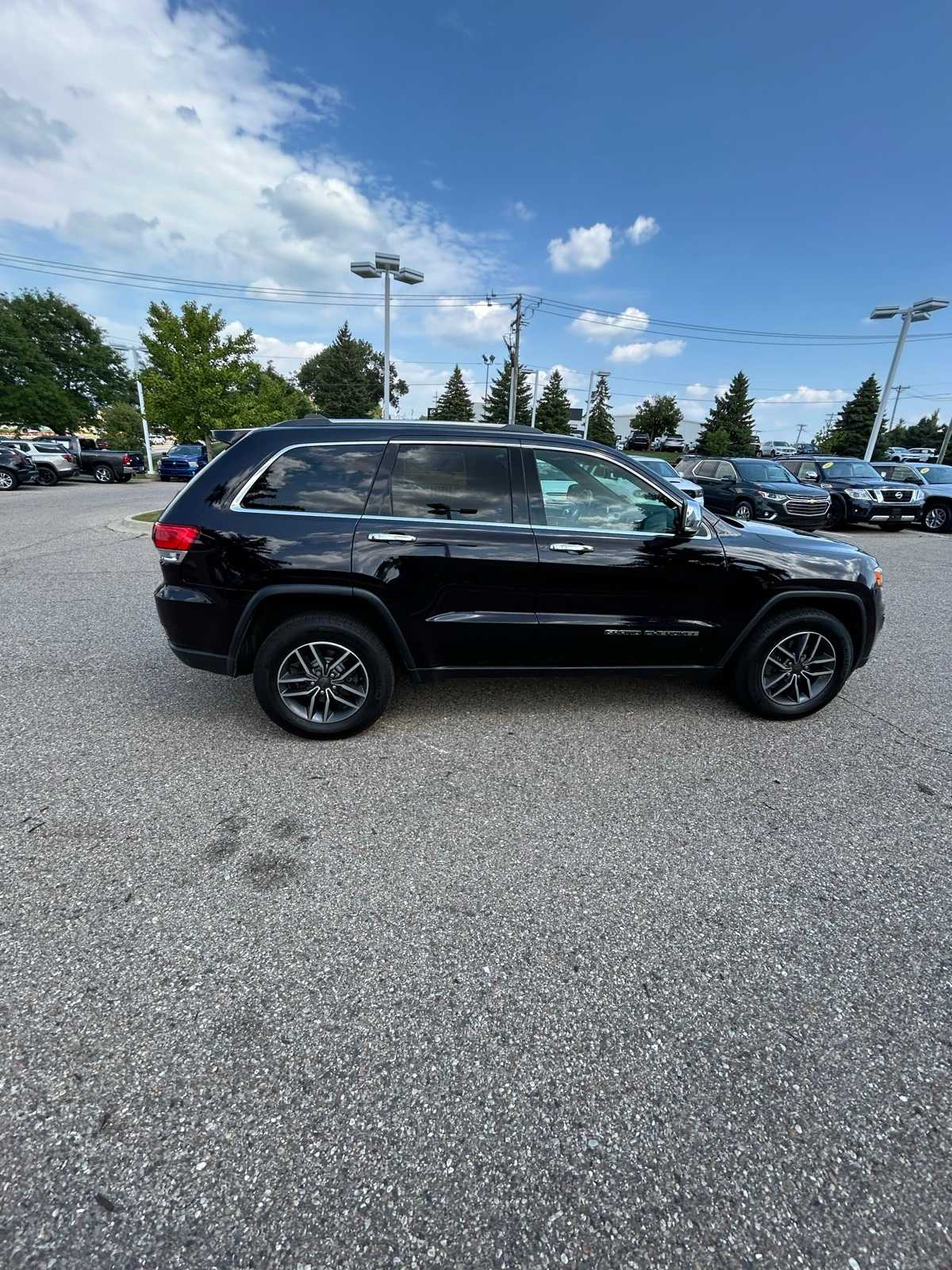 Thumbnail: 2019 Jeep Grand Cherokee - 14