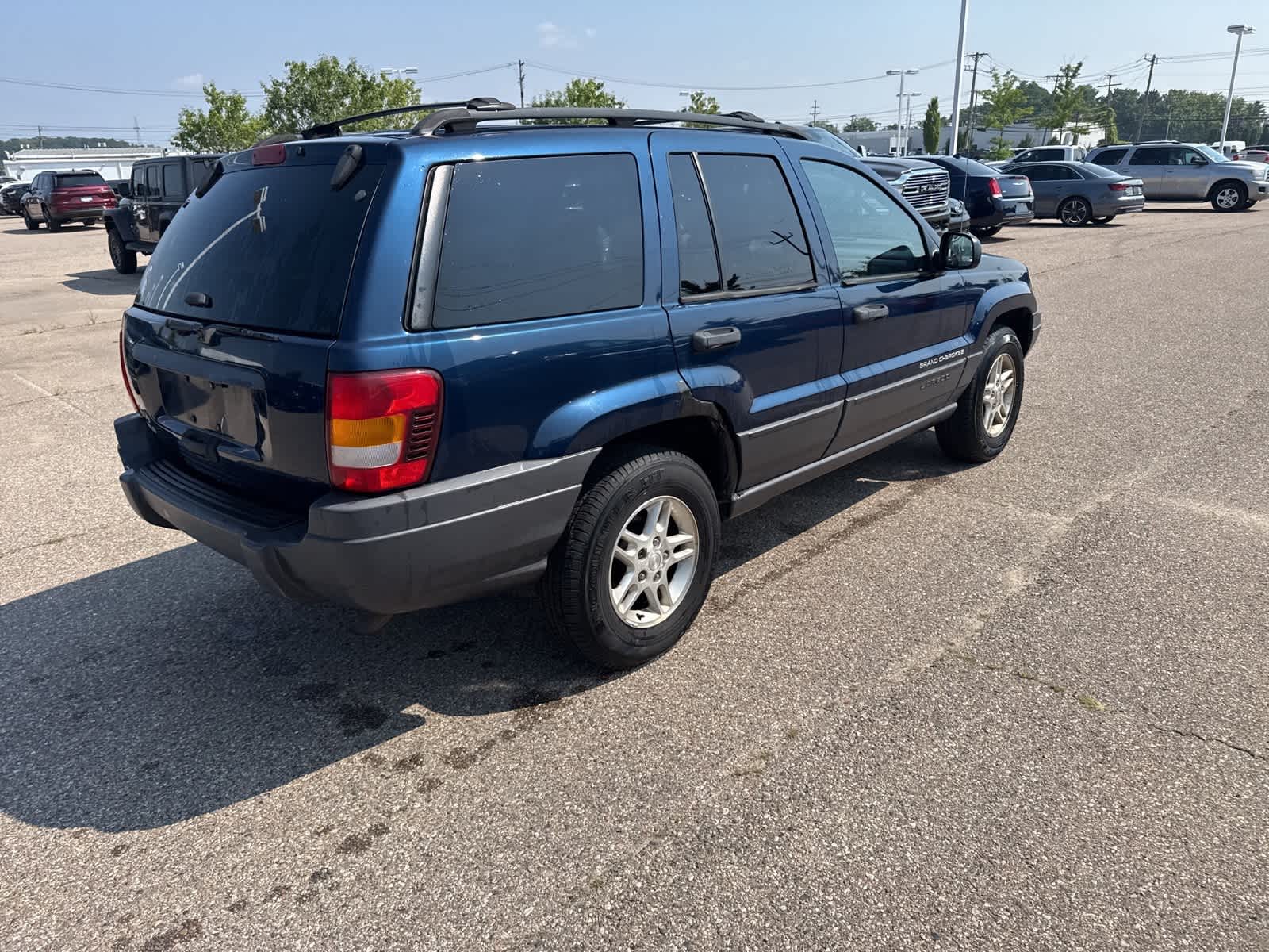 Thumbnail: 2003 Jeep Grand Cherokee - 12