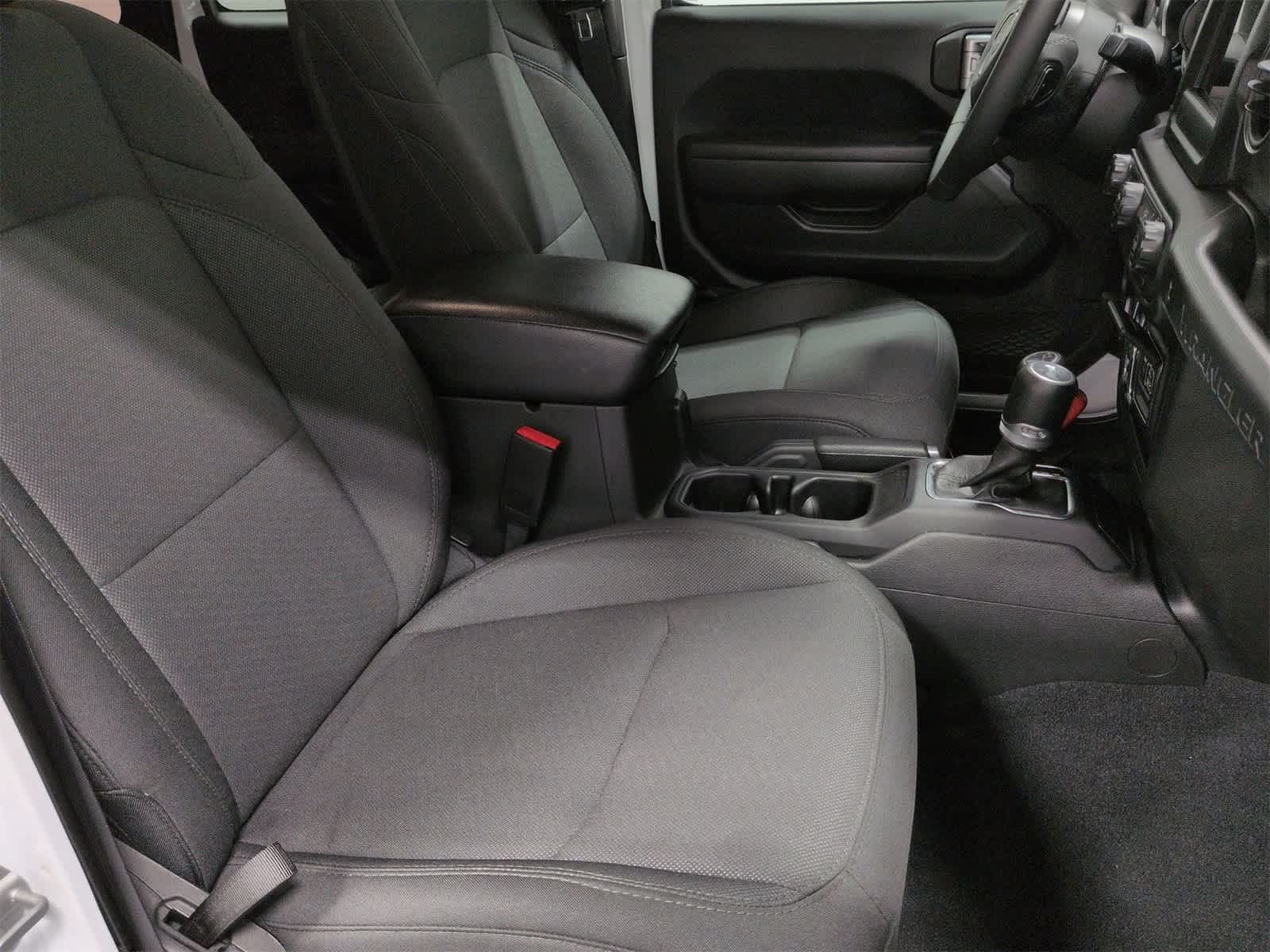 Thumbnail: 2022 Jeep Wrangler - 21