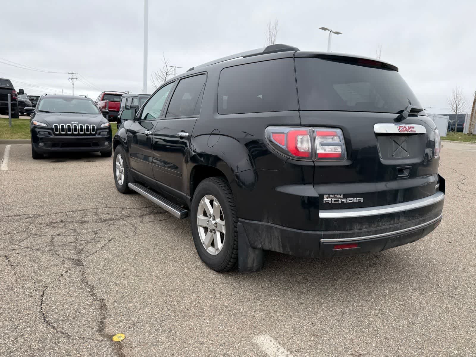 Thumbnail: 2016 GMC Acadia - 23
