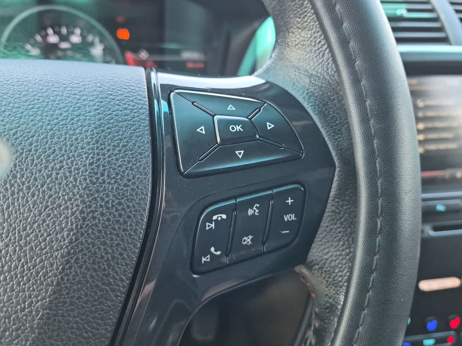 Thumbnail: 2016 Ford Explorer - 32