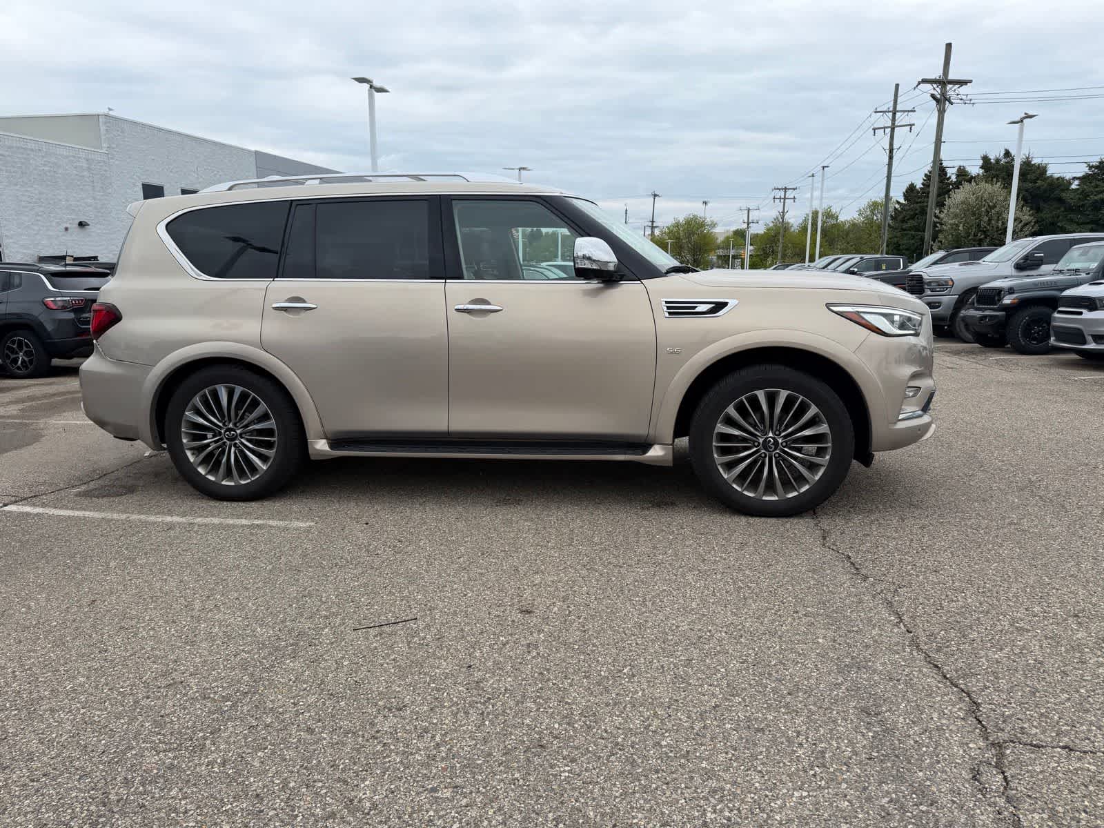 Thumbnail: 2019 INFINITI QX80 - 14