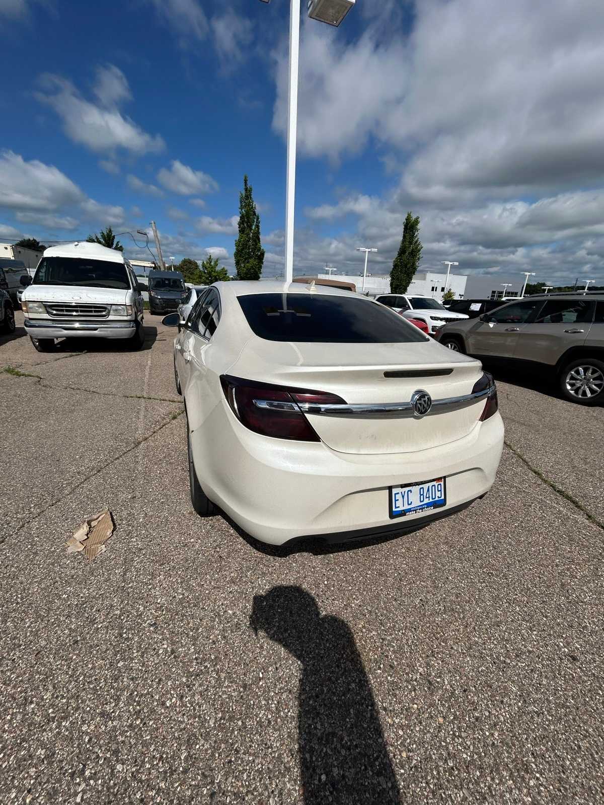 Thumbnail: 2014 Buick Regal - 21