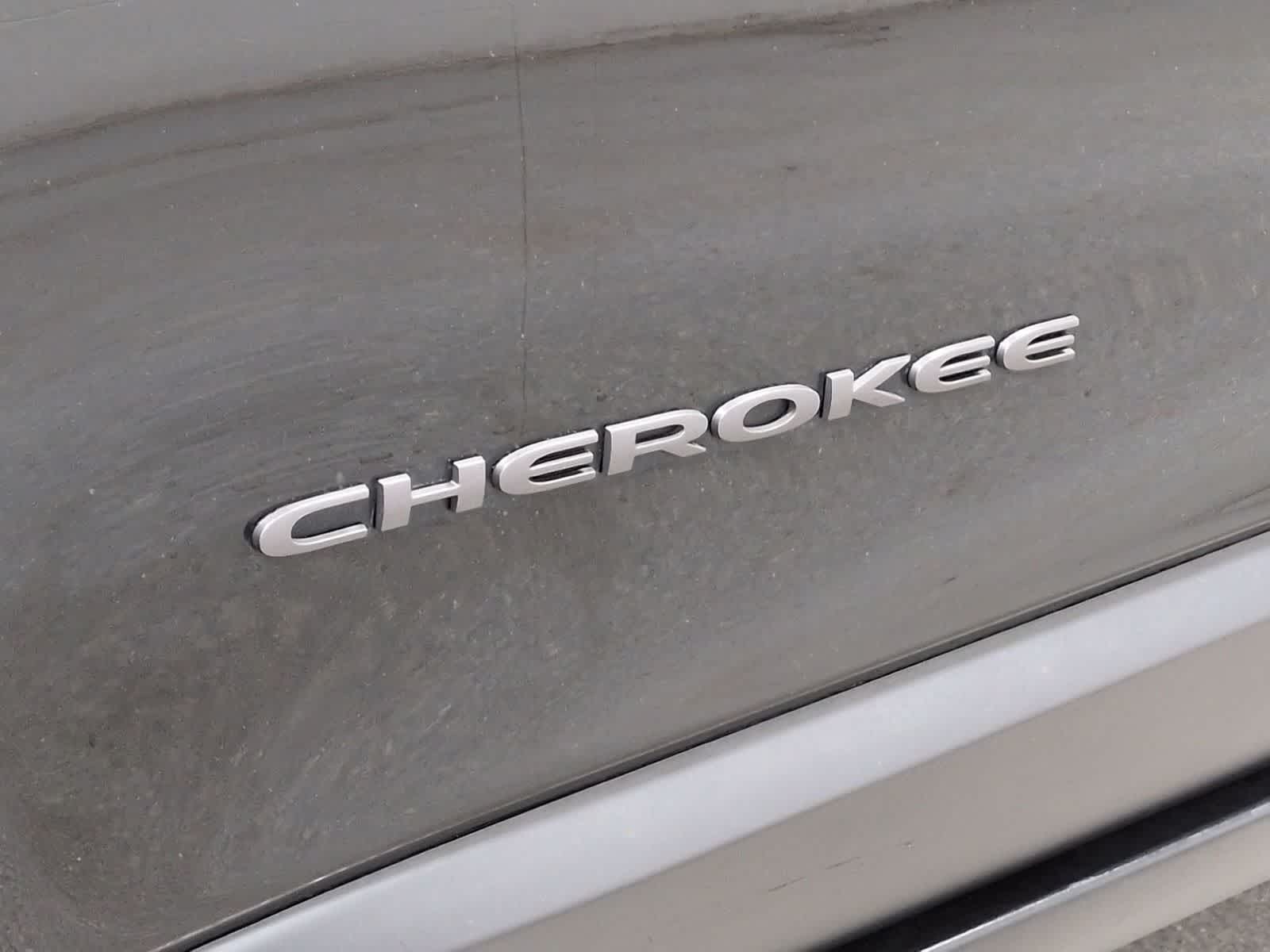 Thumbnail: 2017 Jeep Cherokee - 13