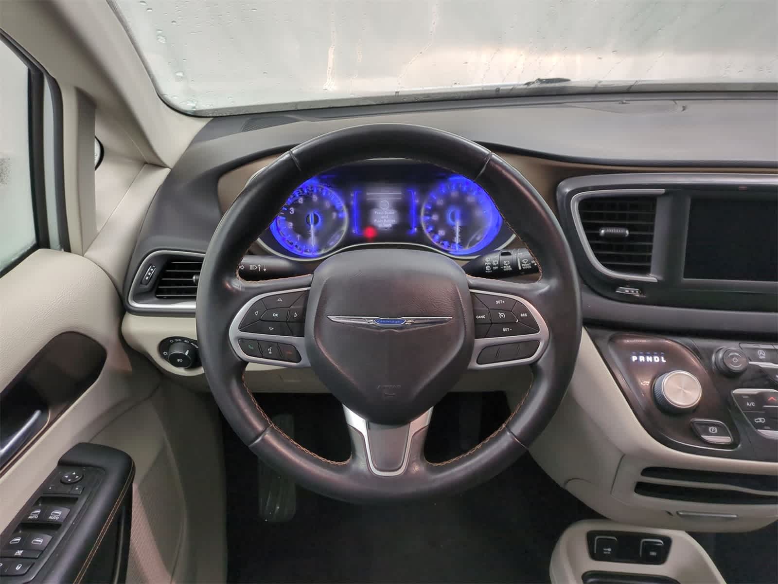 Thumbnail: 2018 Chrysler Pacifica - 23