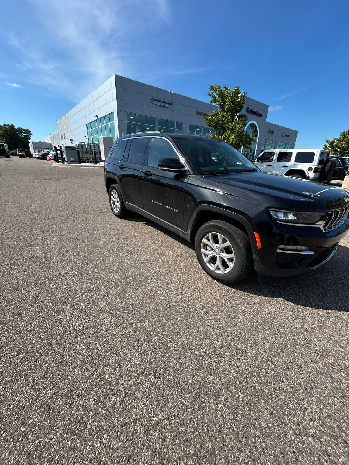 Thumbnail: 2022 Jeep Grand Cherokee - 7
