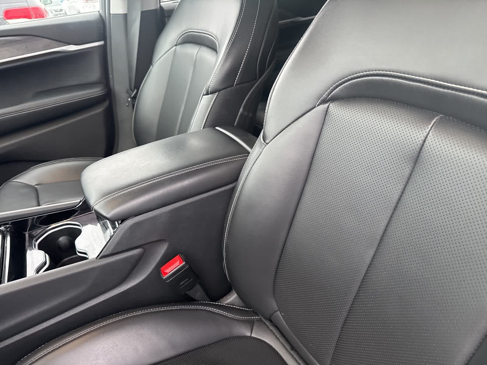 Thumbnail: 2023 Jeep Grand Cherokee - 20