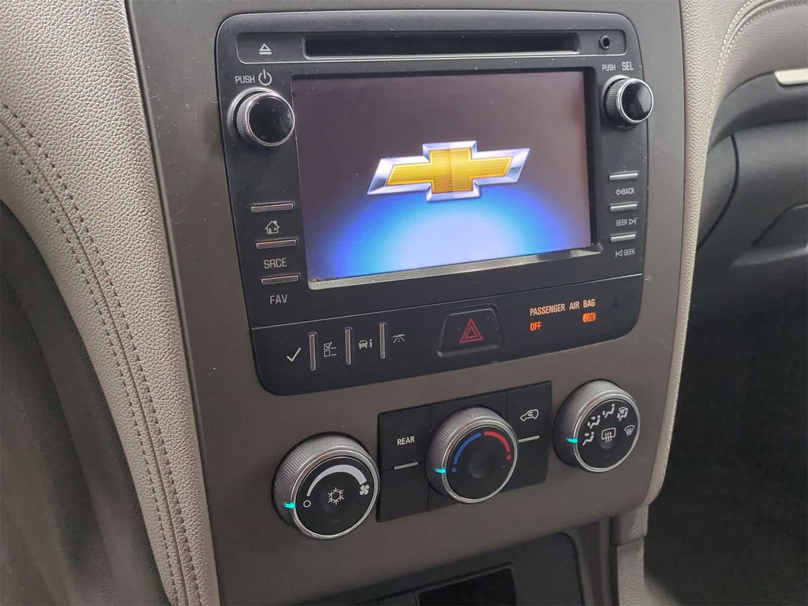 Thumbnail: 2014 Chevrolet Traverse - 26