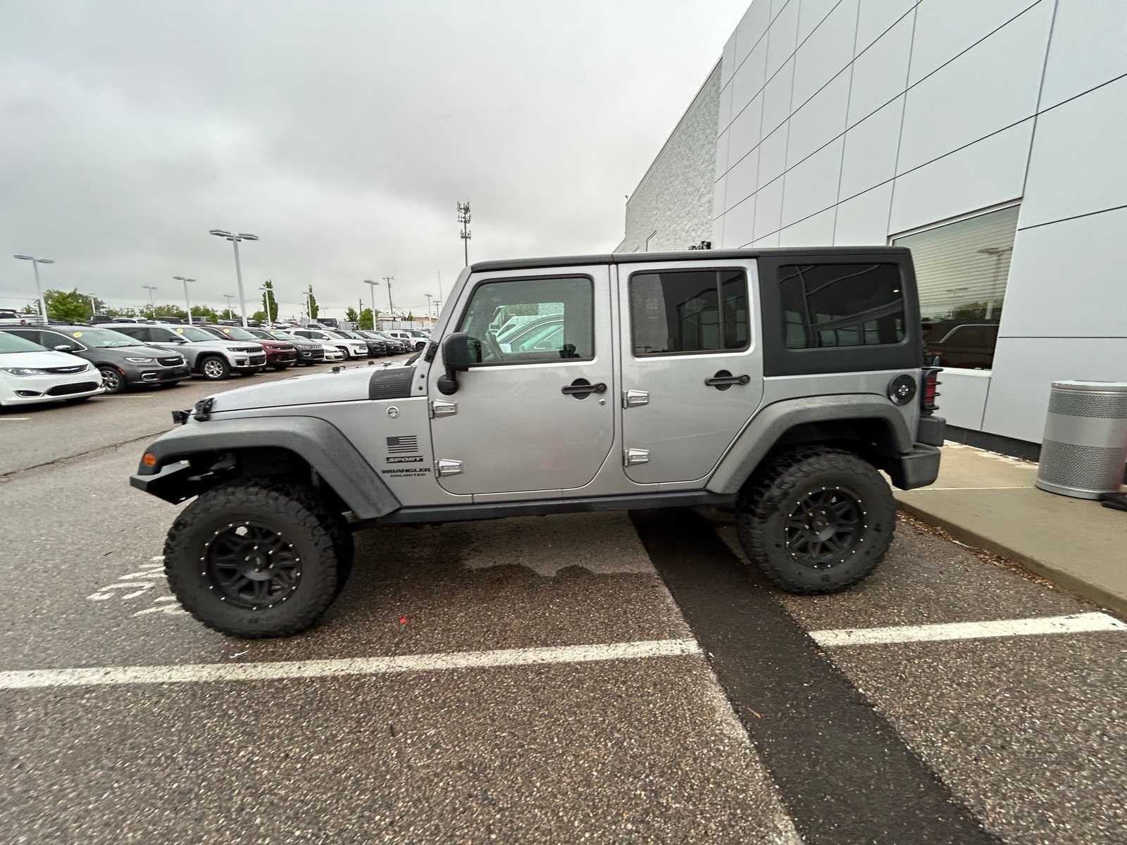2016 Jeep Wrangler Unlimited Sport 24