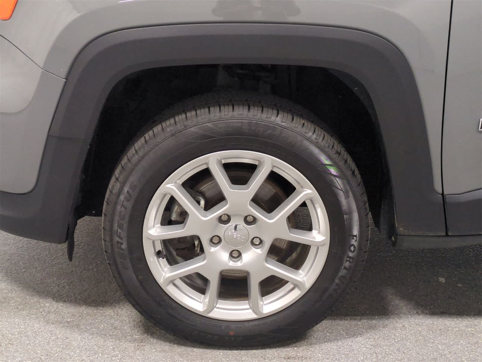 Thumbnail: 2021 Jeep Renegade - 14