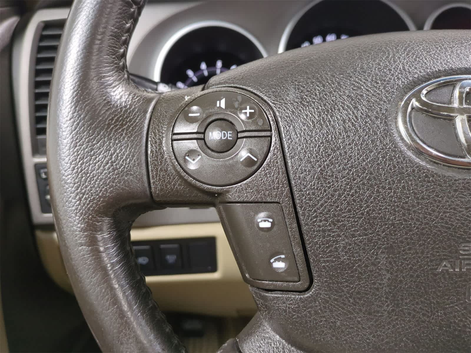 Thumbnail: 2011 Toyota Sequoia - 26