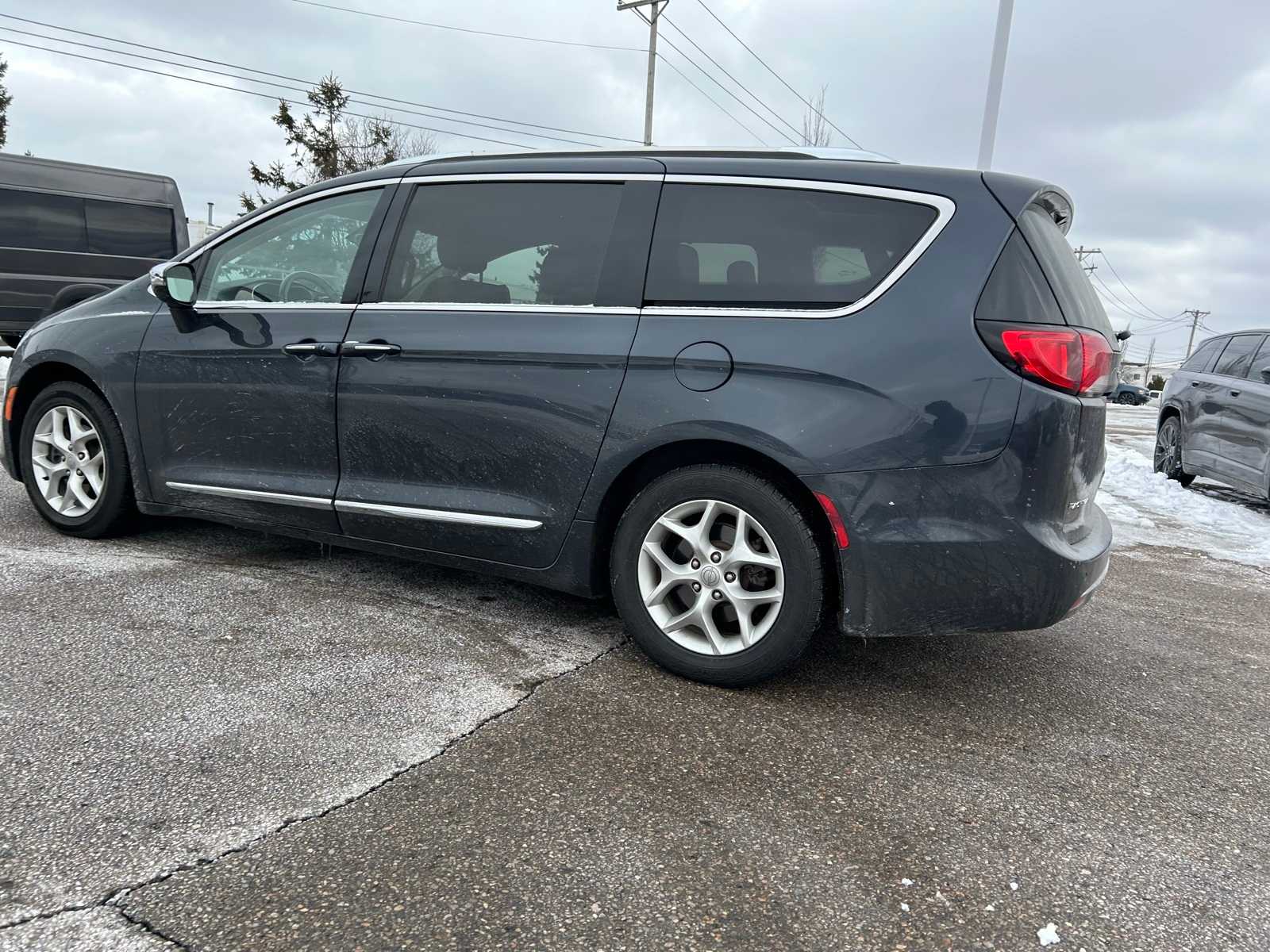 Thumbnail: 2020 Chrysler Pacifica - 20