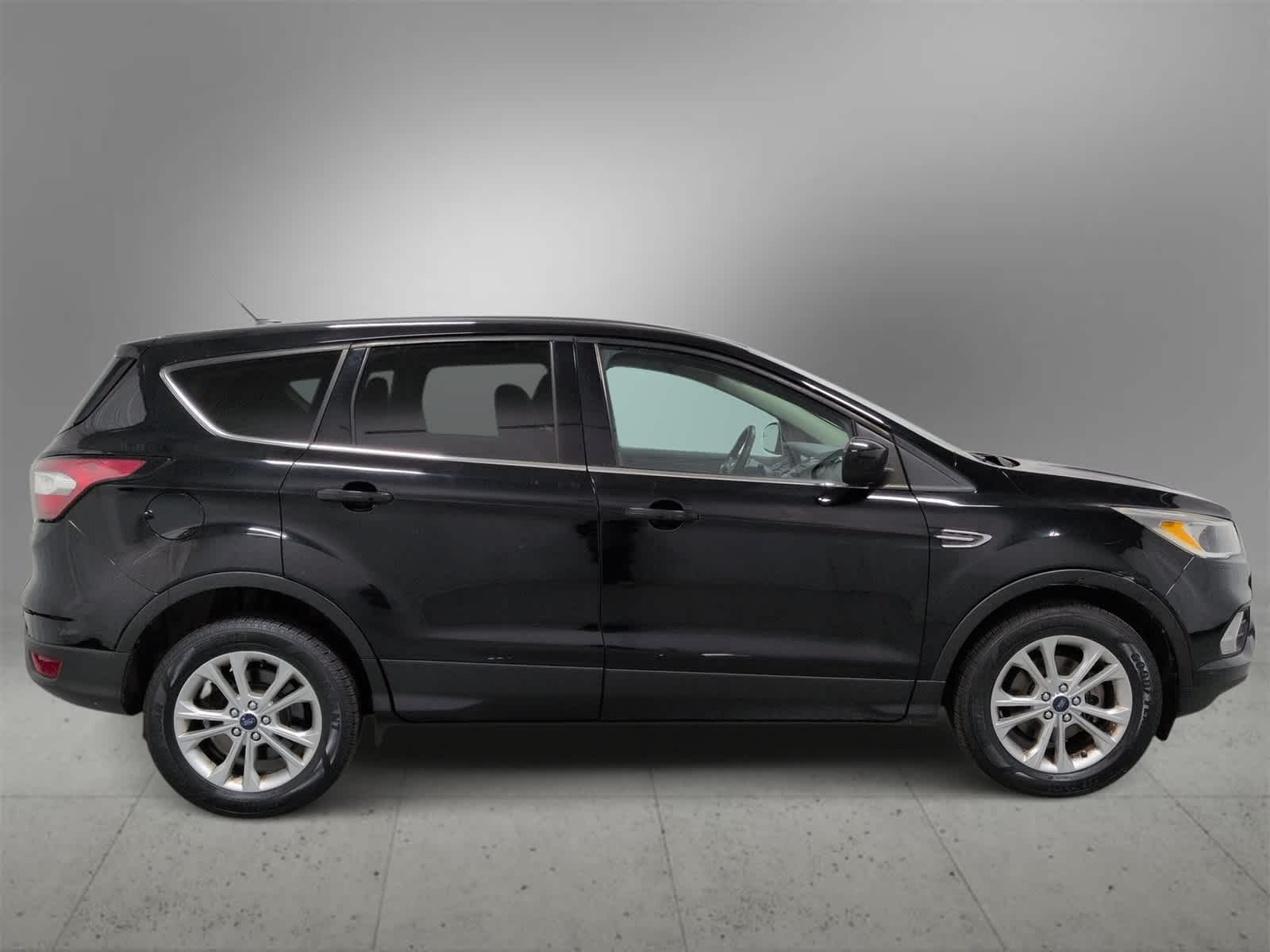 Thumbnail: 2017 Ford Escape - 9