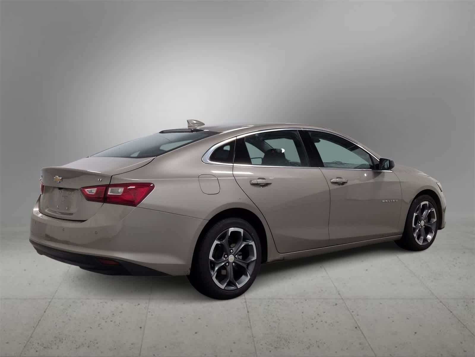 Thumbnail: 2023 Chevrolet Malibu - 8