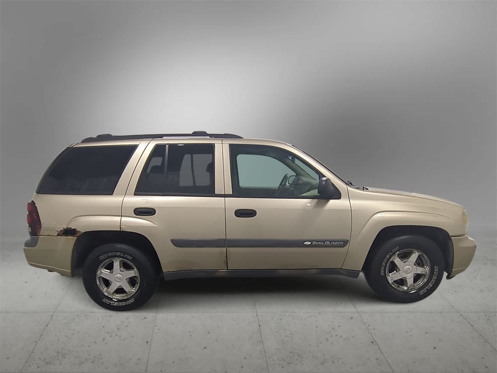 Thumbnail: 2004 Chevrolet TrailBlazer - 9