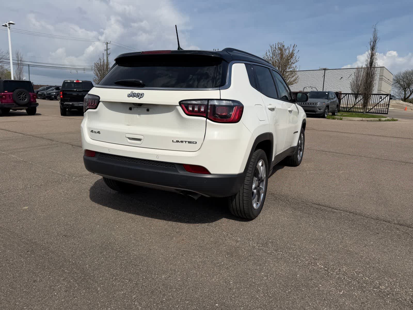 Thumbnail: 2019 Jeep Compass - 21