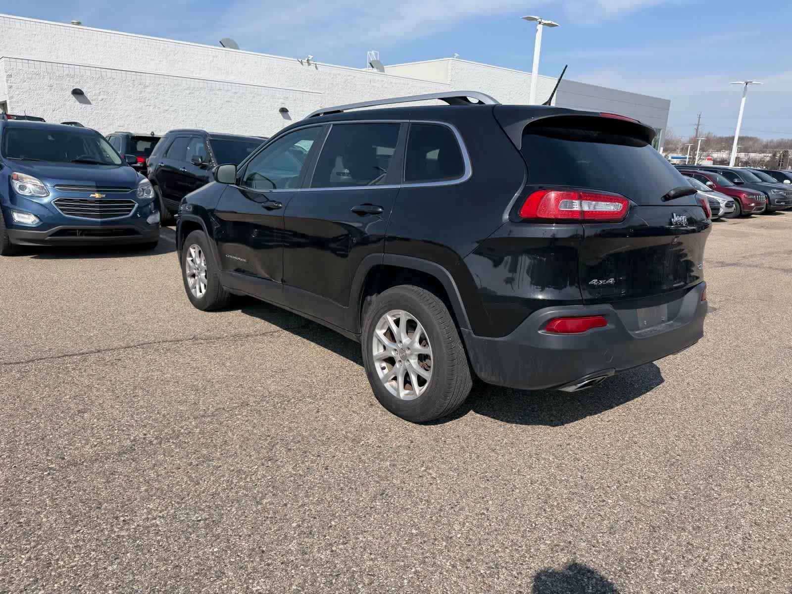 Thumbnail: 2015 Jeep Cherokee - 30