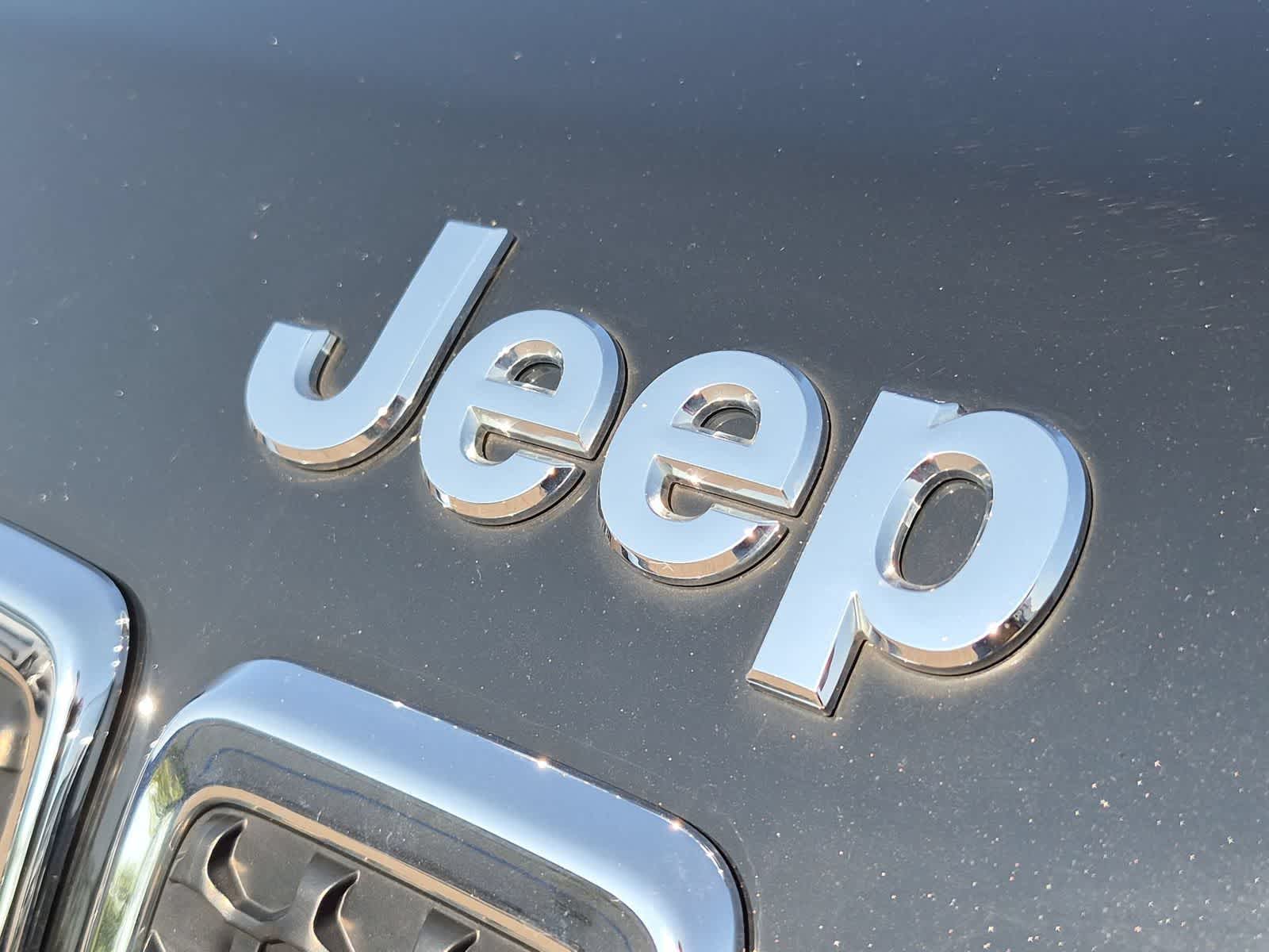 Thumbnail: 2022 Jeep Cherokee - 12
