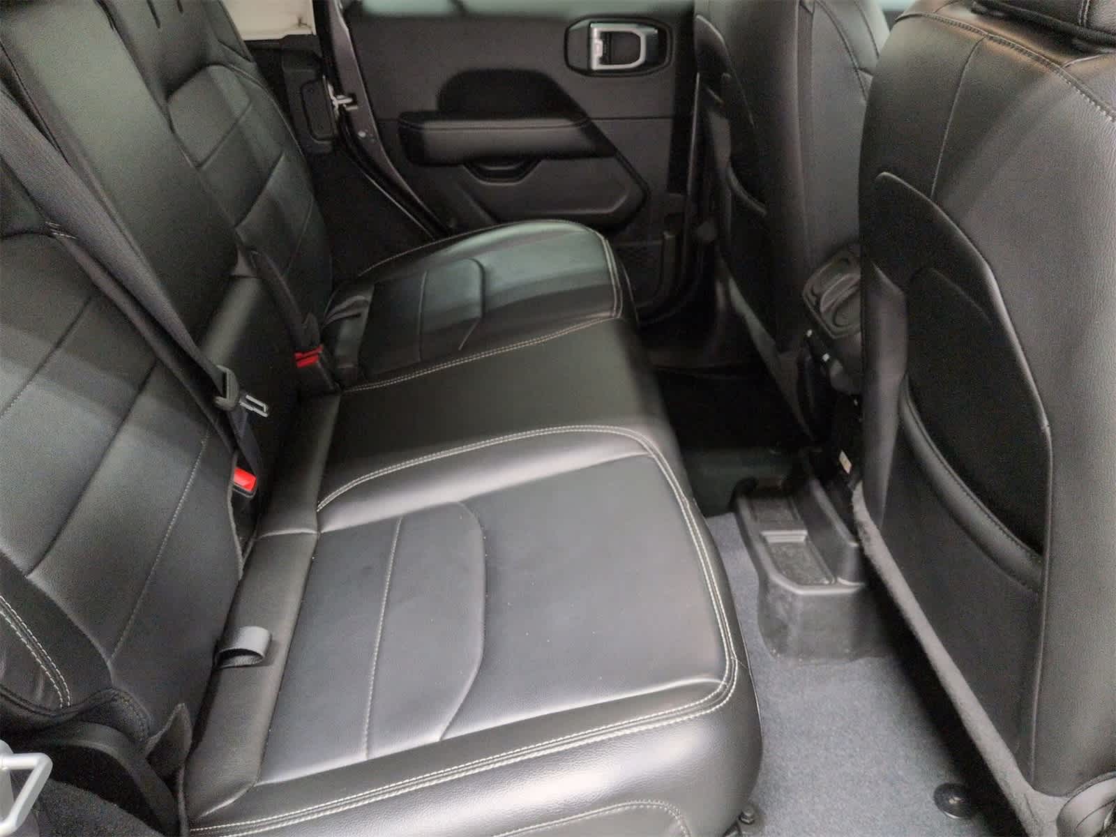 Thumbnail: 2022 Jeep Wrangler - 21