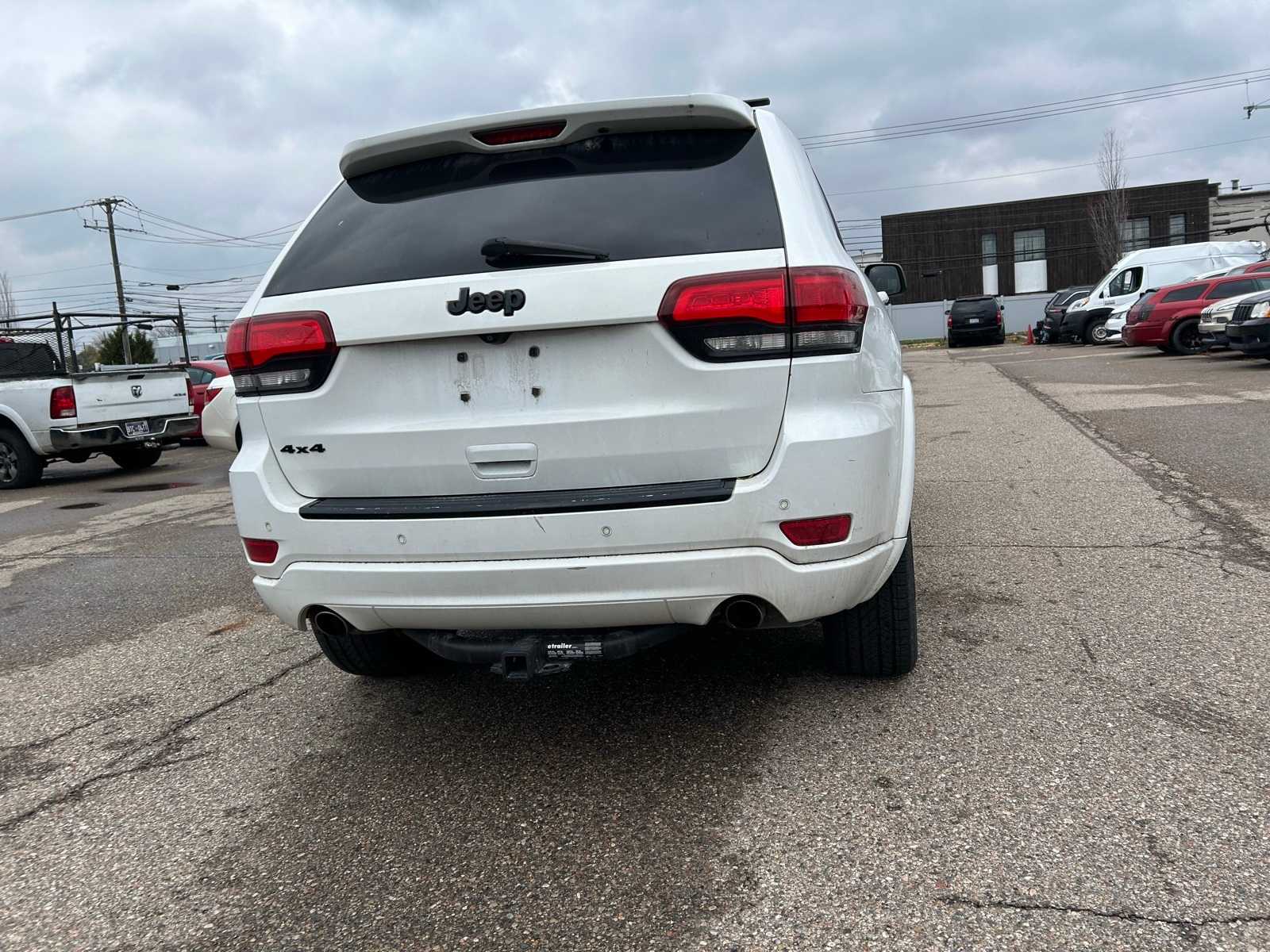 Thumbnail: 2015 Jeep Grand Cherokee - 16