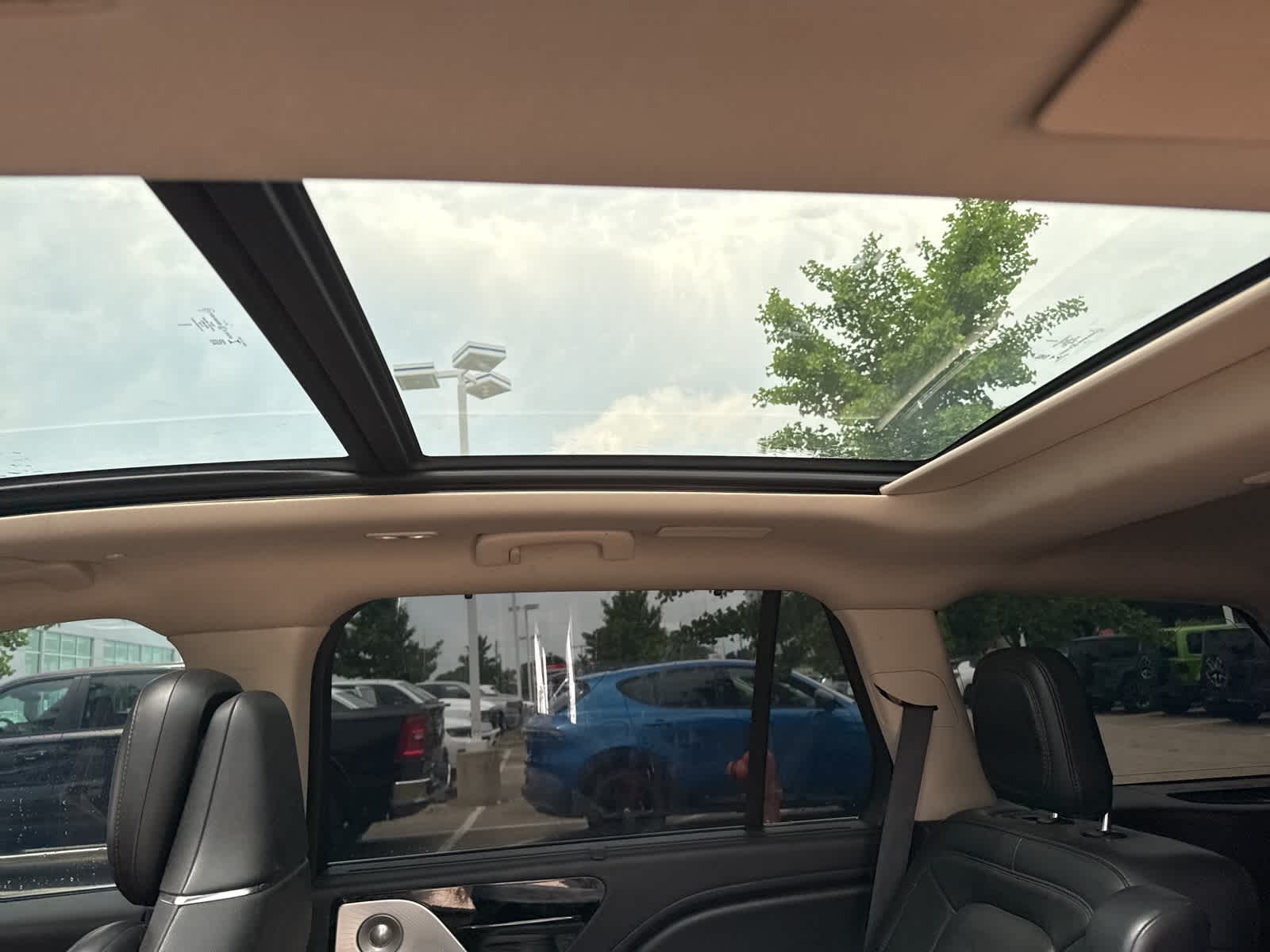 Thumbnail: 2020 Lincoln Aviator - 28