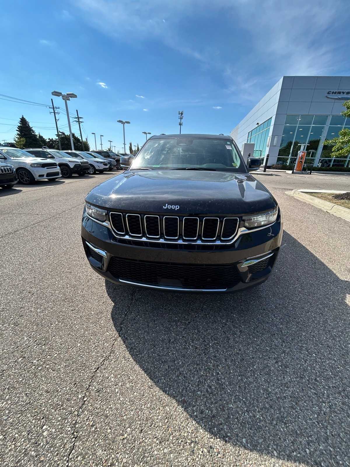 Thumbnail: 2022 Jeep Grand Cherokee - 5