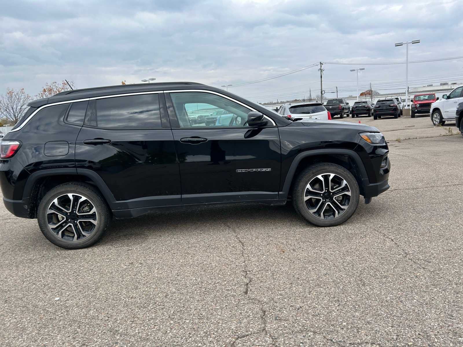 Thumbnail: 2022 Jeep Compass - 13