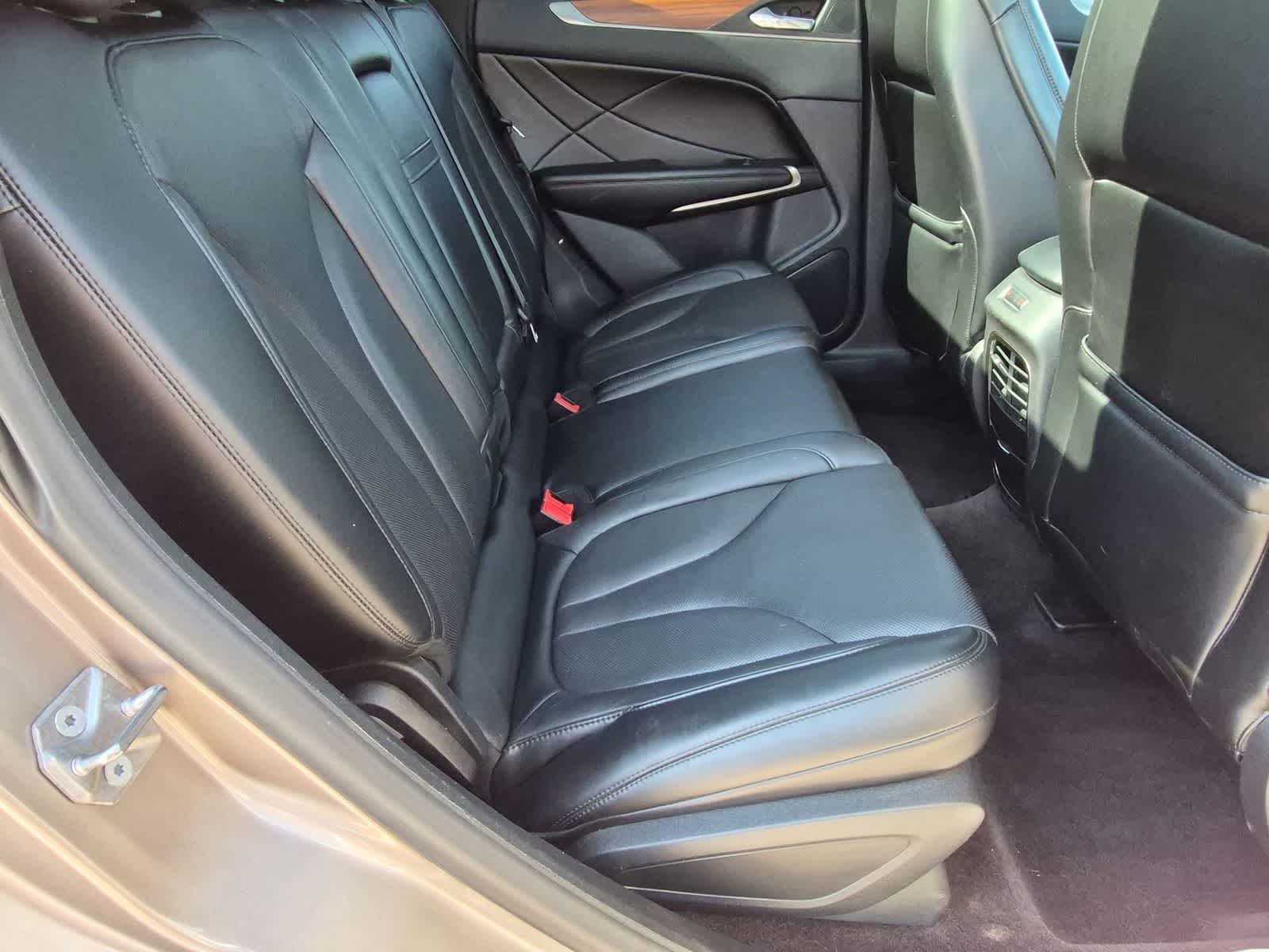 Thumbnail: 2018 Lincoln MKC - 22