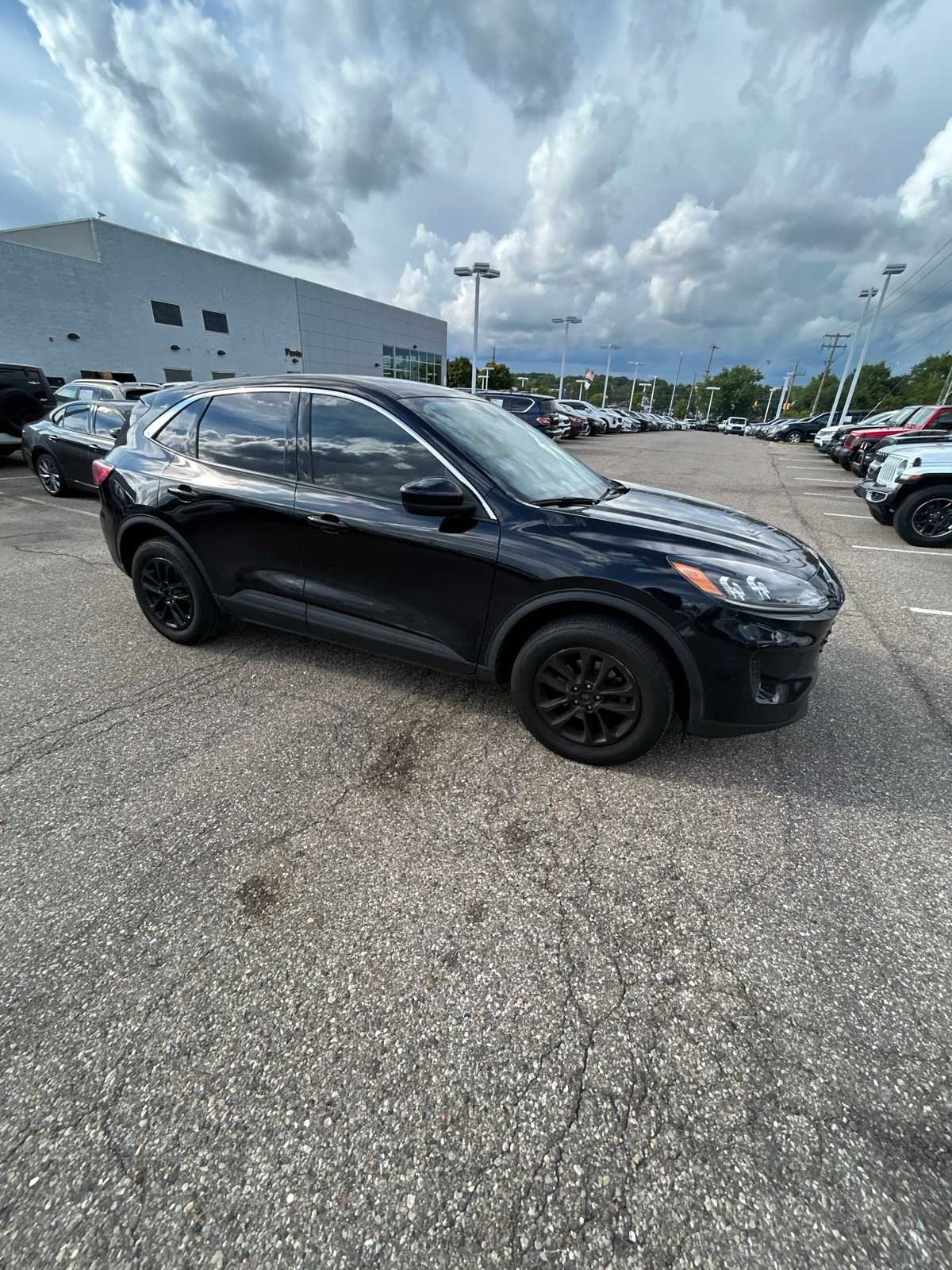 Thumbnail: 2021 Ford Escape - 9