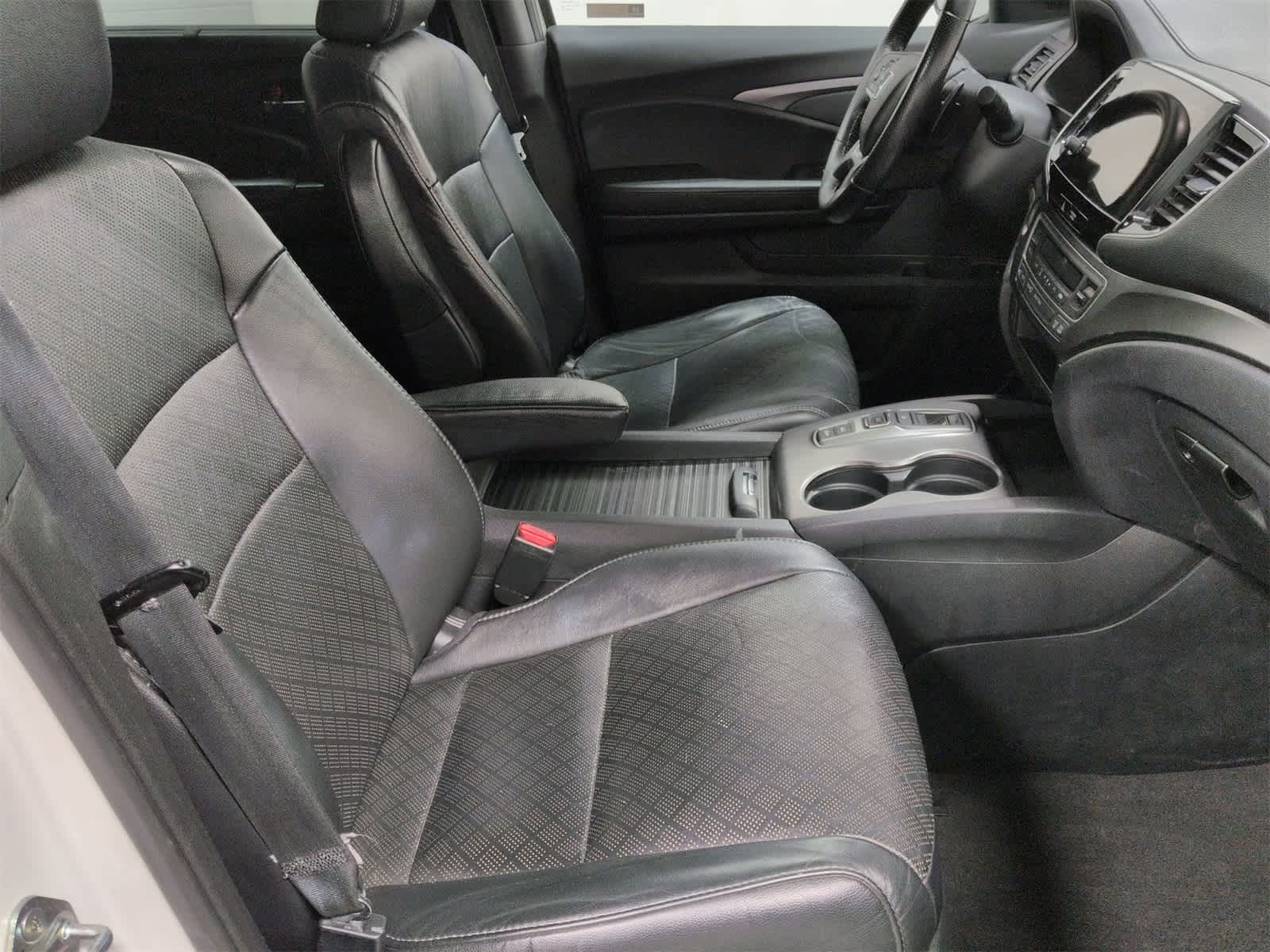 Thumbnail: 2019 Honda Passport - 24