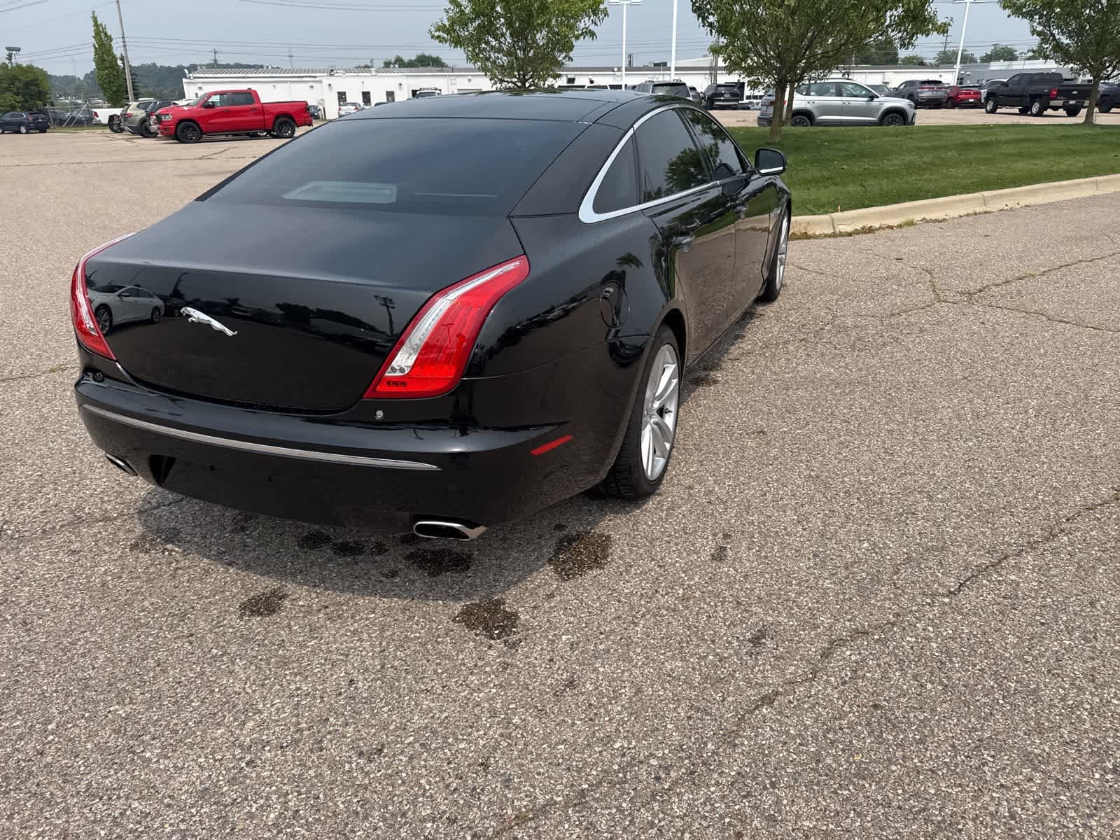 Thumbnail: 2011 Jaguar XJ - 15